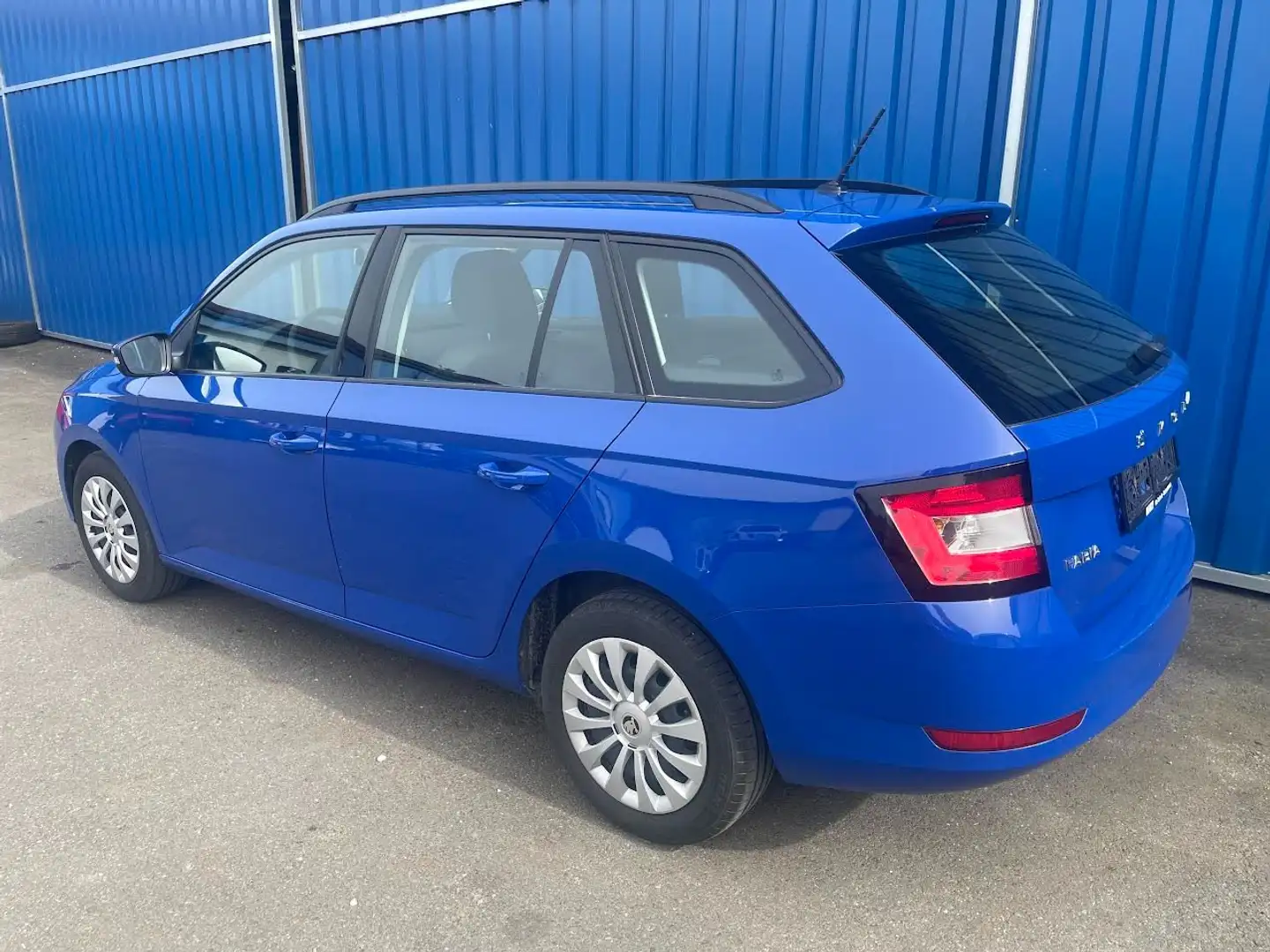 Skoda Fabia Active Blau - 2