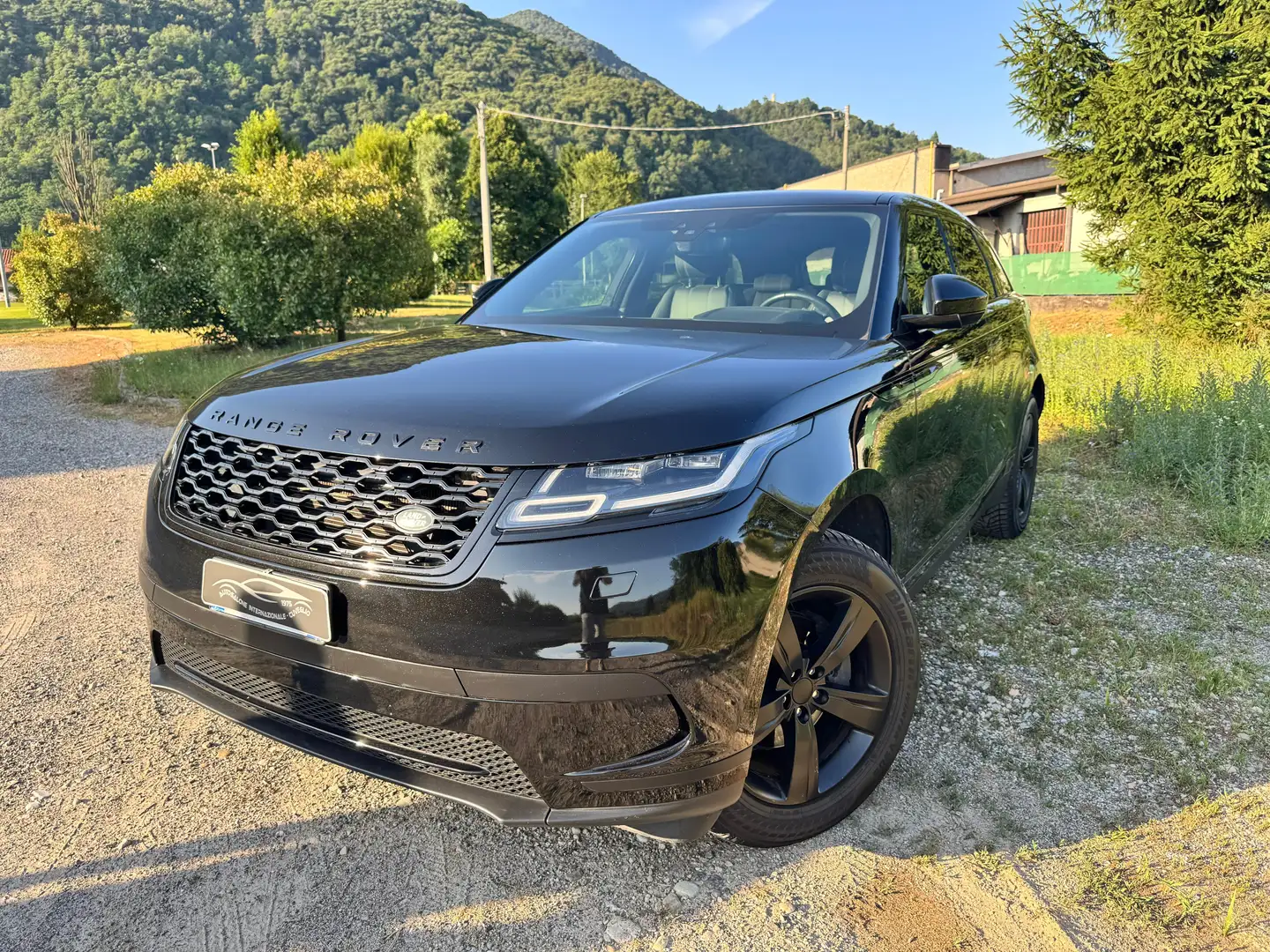 Land Rover Range Rover Velar Range Rover Velar 2.0 D240-S Total Black Zwart - 1