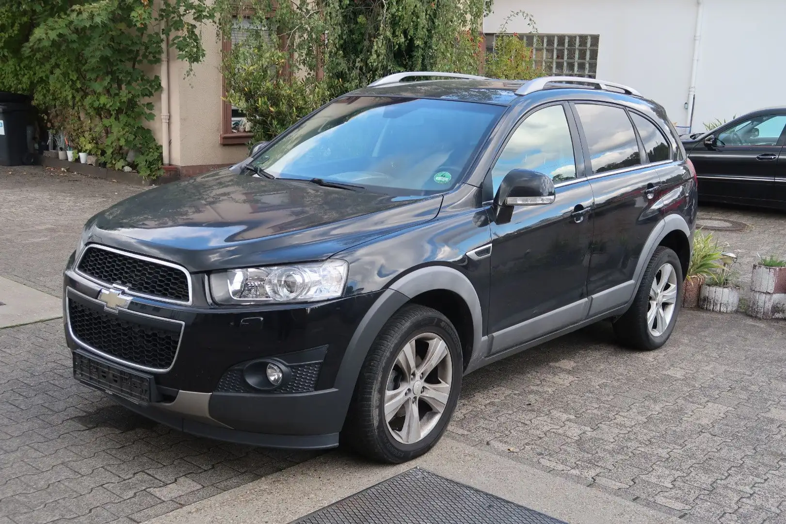 Chevrolet Captiva 2.2 D LT+ *AUTOM. *LEDER *7-SITZER Schwarz - 1