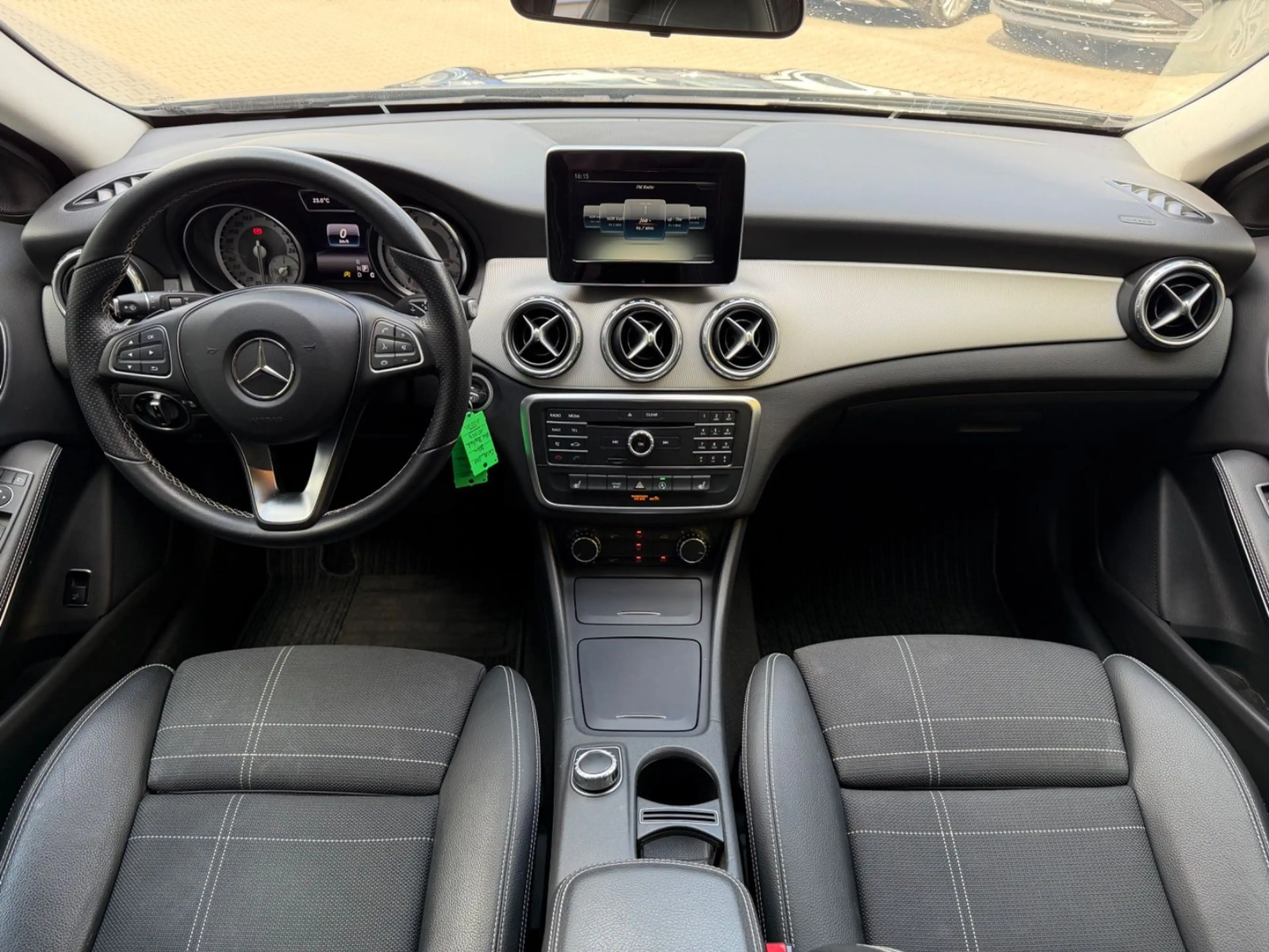 Mercedes-Benz GLA 200 /AUTOMATIK/SHZ/KLIMA/NAVI/8xBEREIFT — photo 15
