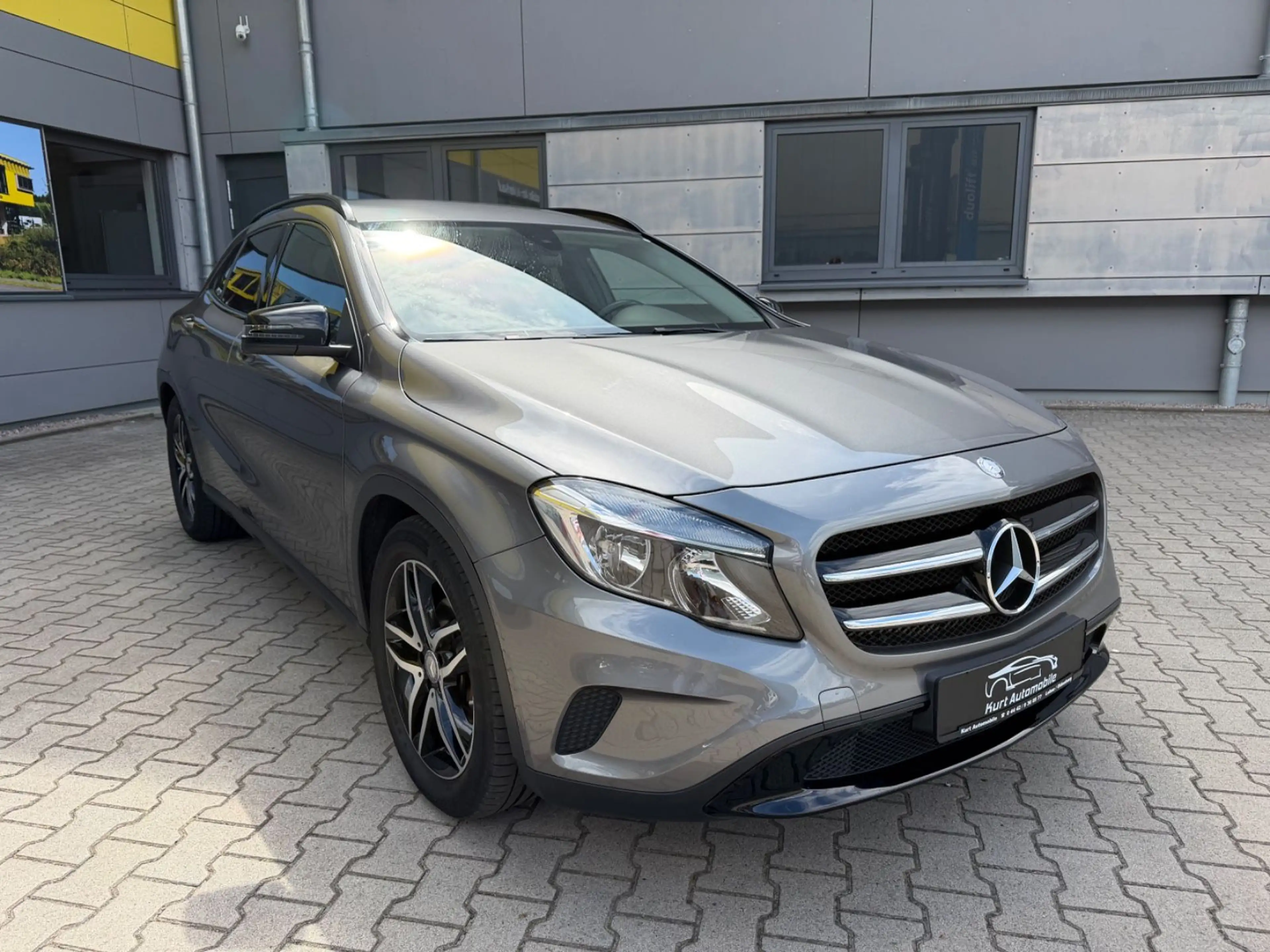 Mercedes-Benz GLA 200 /AUTOMATIK/SHZ/KLIMA/NAVI/8xBEREIFT — photo 8