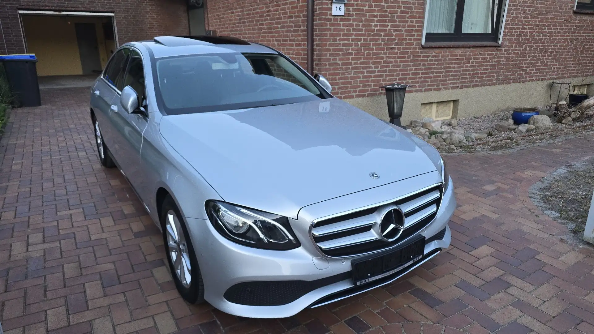 Mercedes-Benz E 250 9G-TRONIC Avantgarde - 2