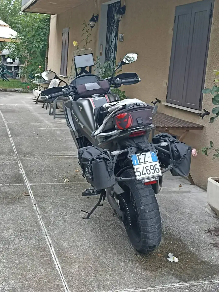 Moto Morini X-Cape