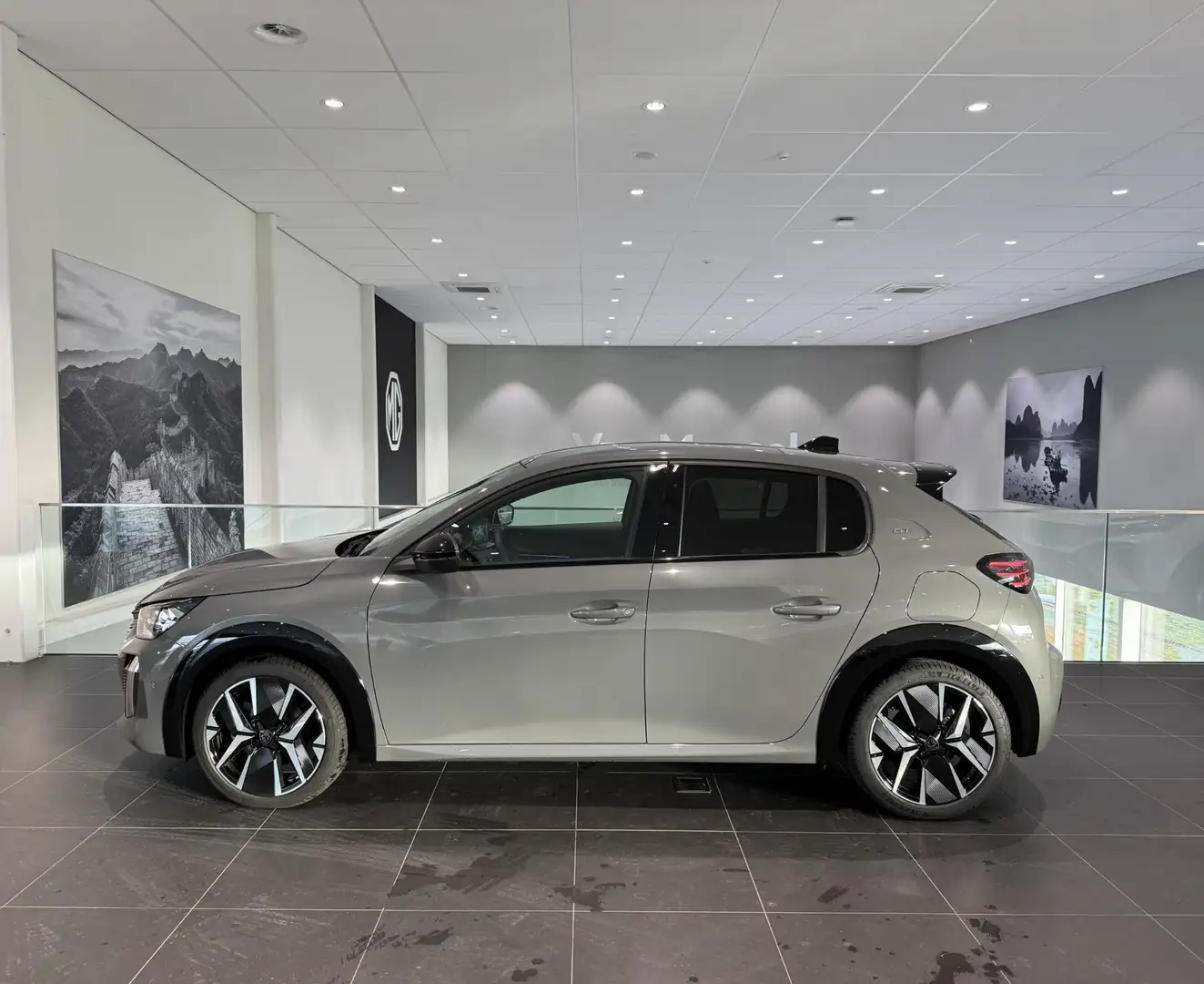 Peugeot 208 Hybrid 100 e-DCS6 GT PANO | SFEERVERLICHTING | 360 Gris - 2
