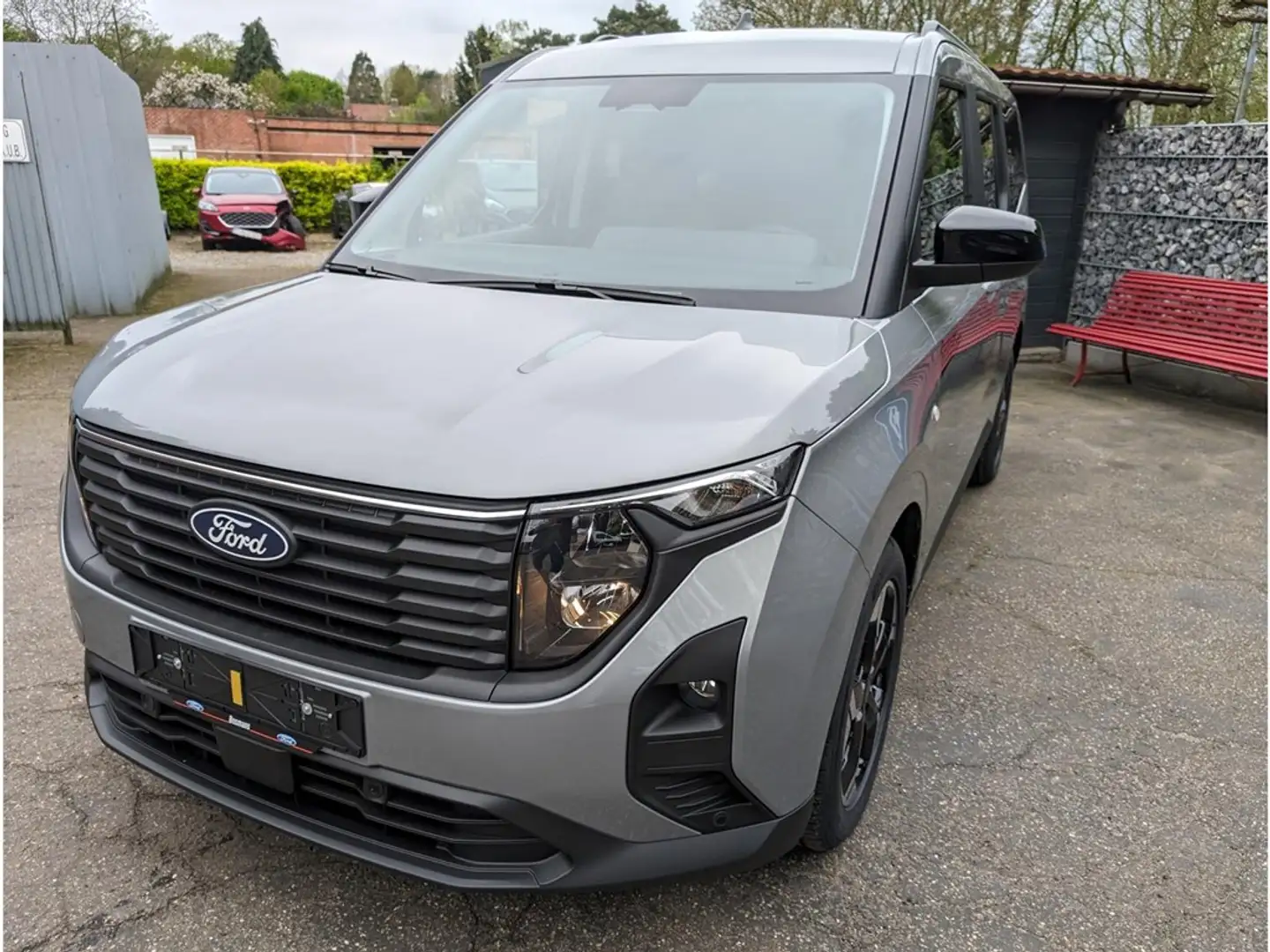 Ford Tourneo Courier Silber - 2