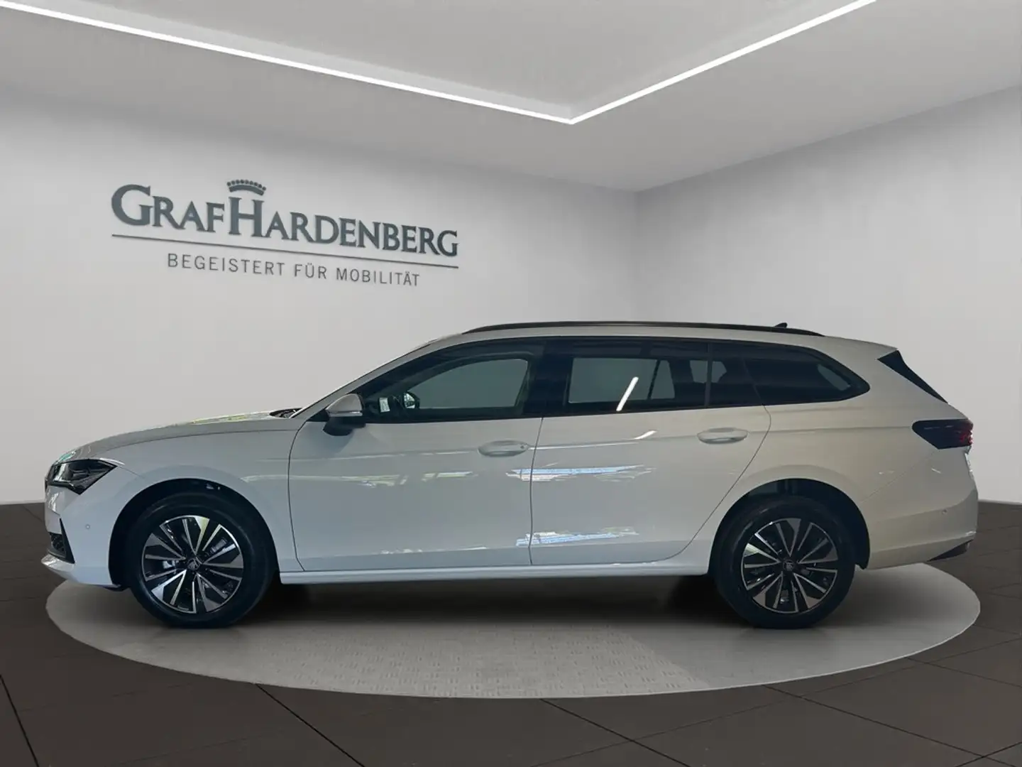 Skoda Superb Combi 2.0 TDI 110 kW 7-Gang DSG 2.0 TDI 110kW S... Белый - 2