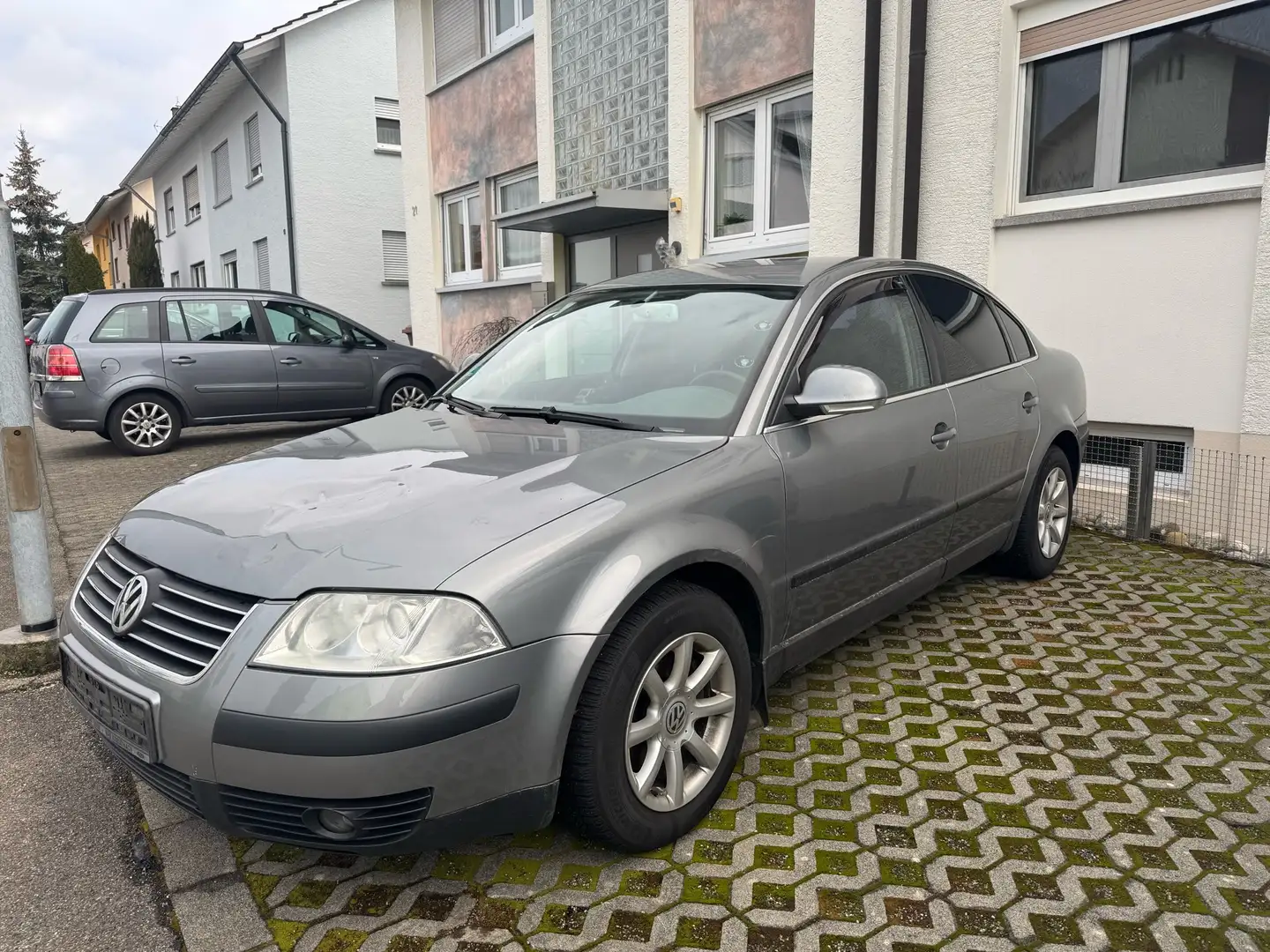Volkswagen Passat *145.000 KM*TÜV NEU*Klimaanlage*S-Heitzung*2.0TDI Gris - 1