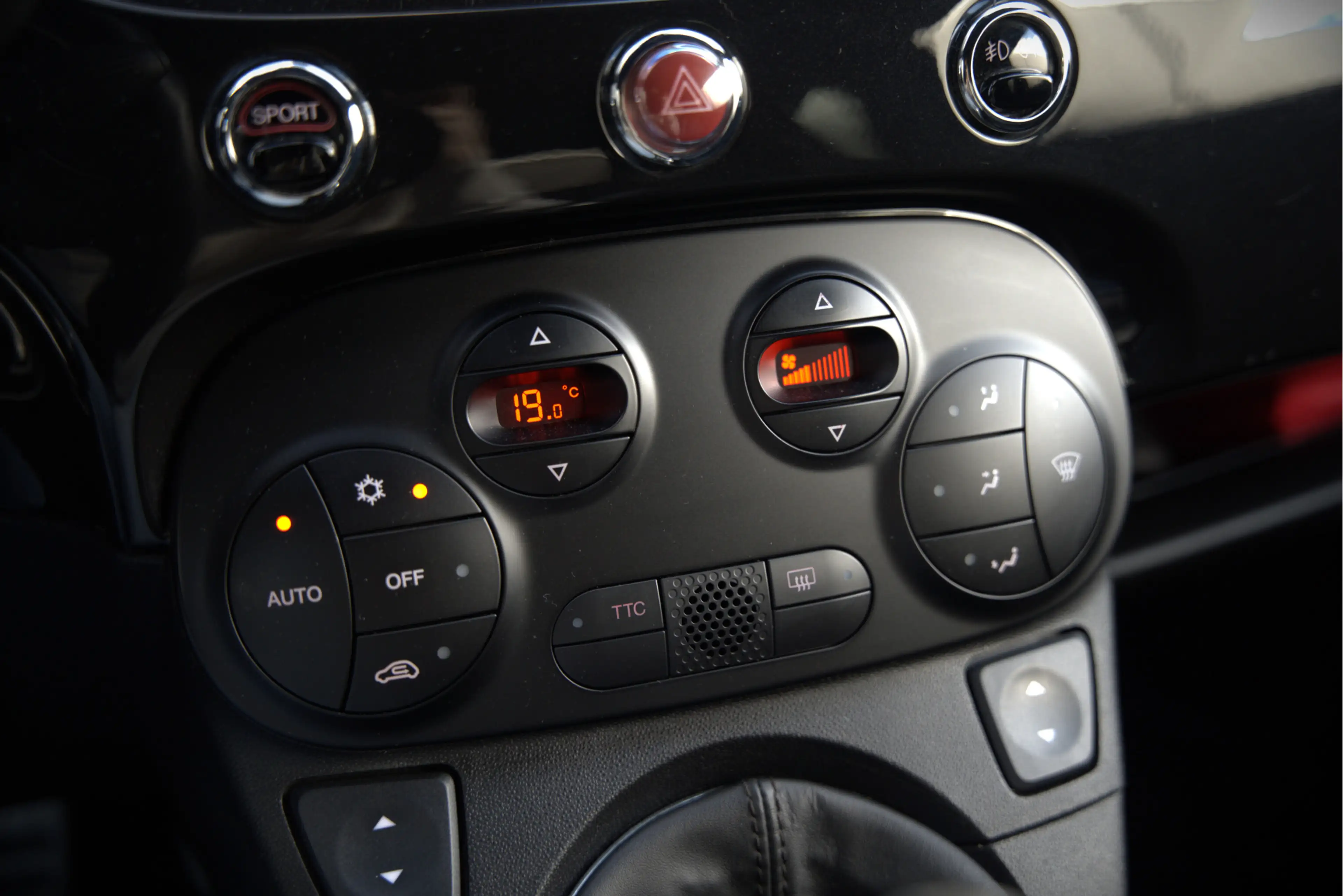 Abarth 500C 1.4 T-Jet Abarth 595 Turismo | Stoelverwarming | P — photo 40