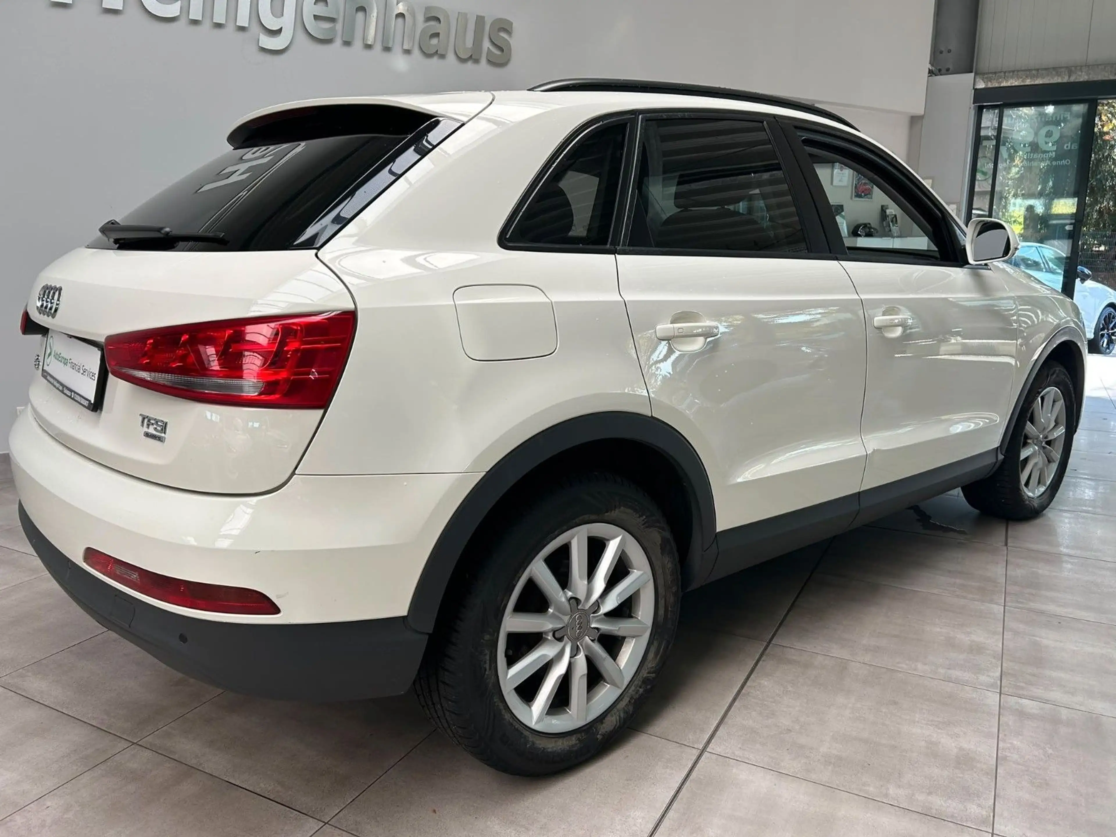 Audi Q3 2.0 TFSI quattro abn. AHK *Allwetter* — photo 4