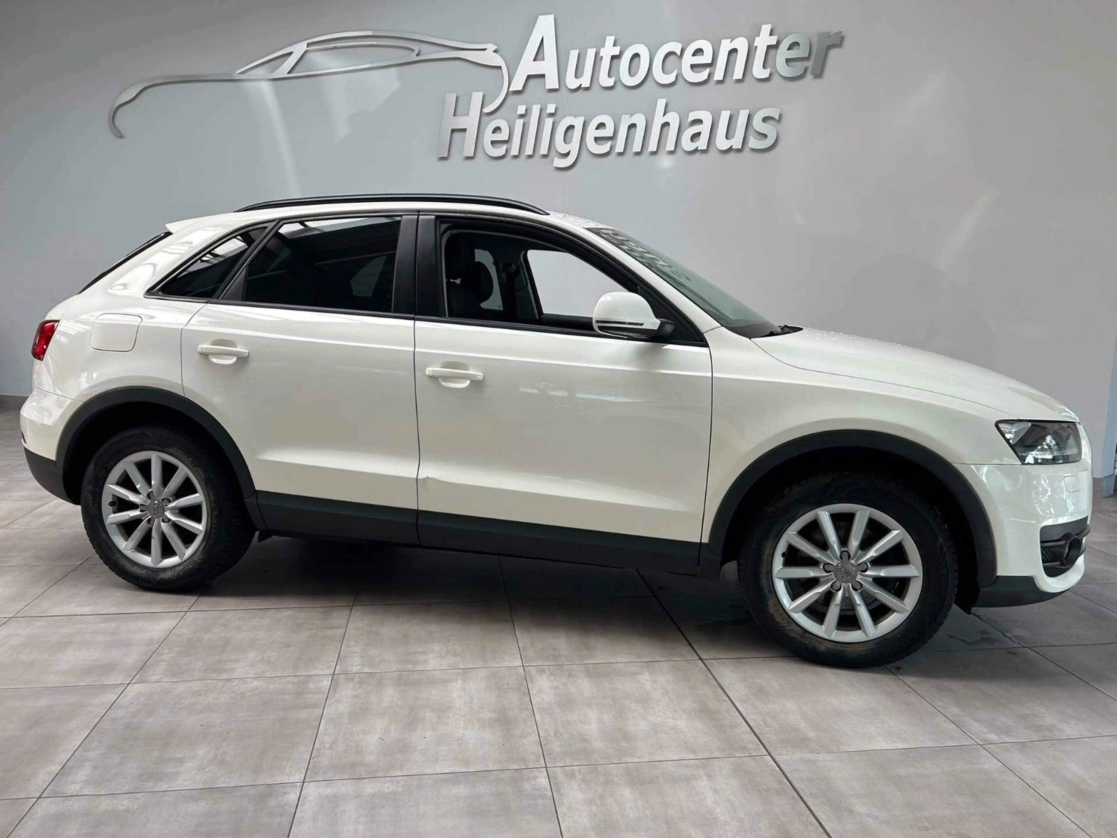 Audi Q3 2.0 TFSI quattro abn. AHK *Allwetter* — photo 3