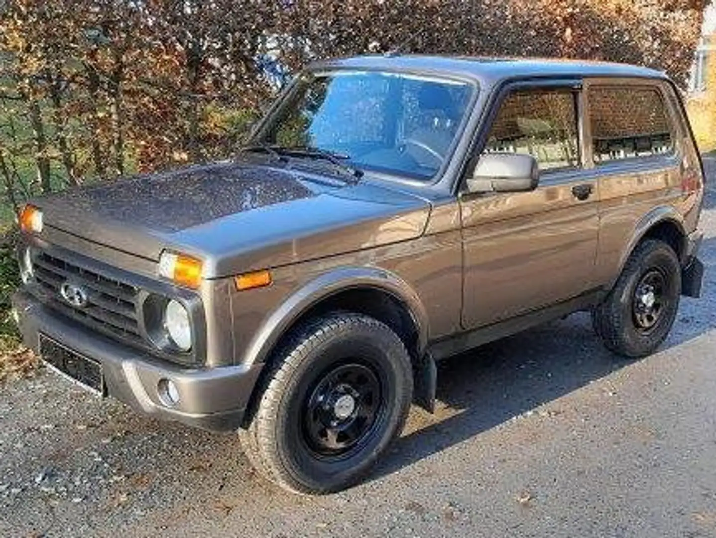 Lada Urban 4x4 mit LPG Bej - 2