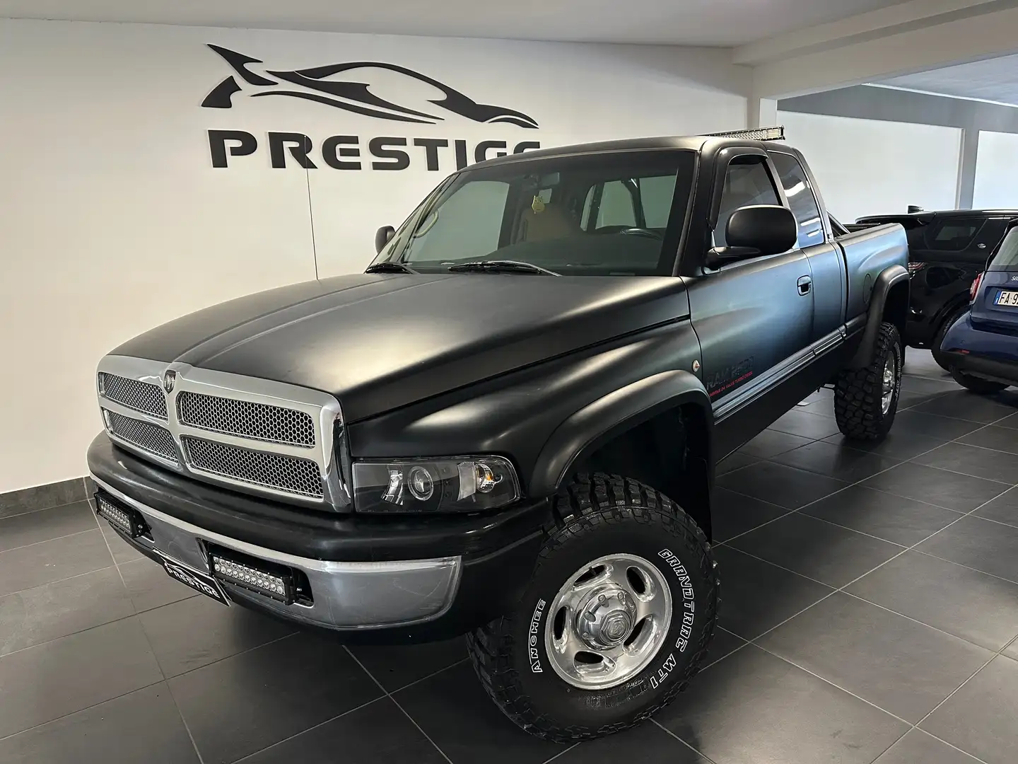 Dodge RAM RAM 2500 5.9 CUMMINS BIG FOOT DOPPIA CABINA Negro - 1