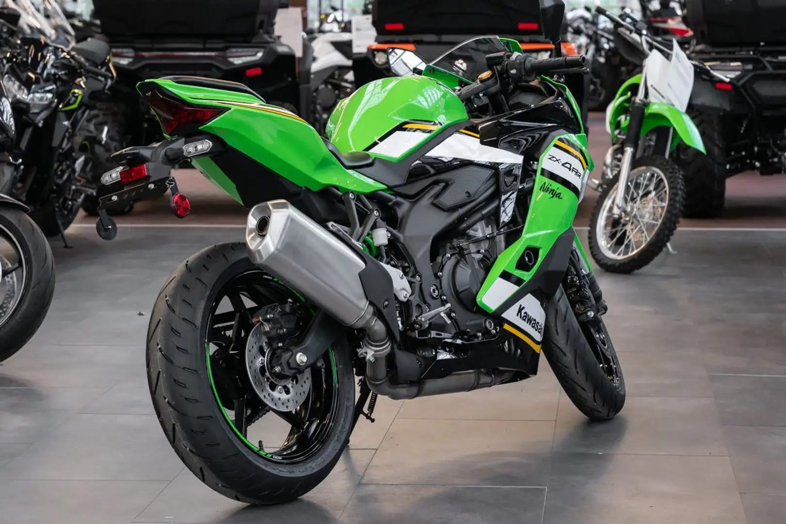 Kawasaki Ninja ZX-4RR Modell 2025, sofort lieferbar Zöld - 2