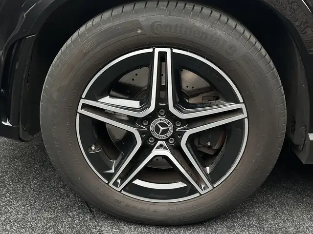 Mercedes-Benz 450 view 8