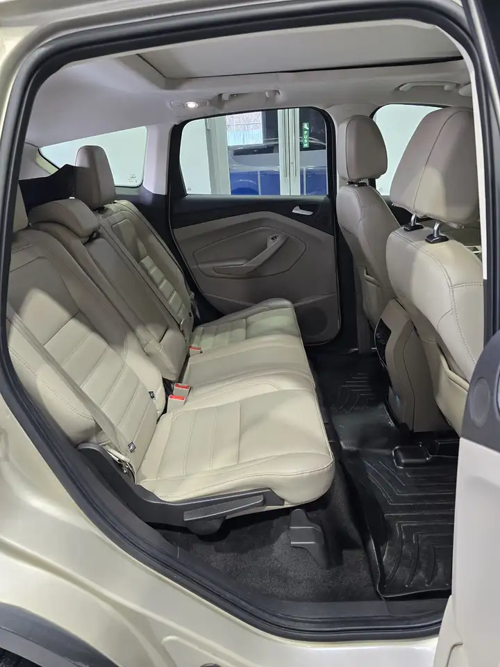 Ford Escape photo Ford Escape