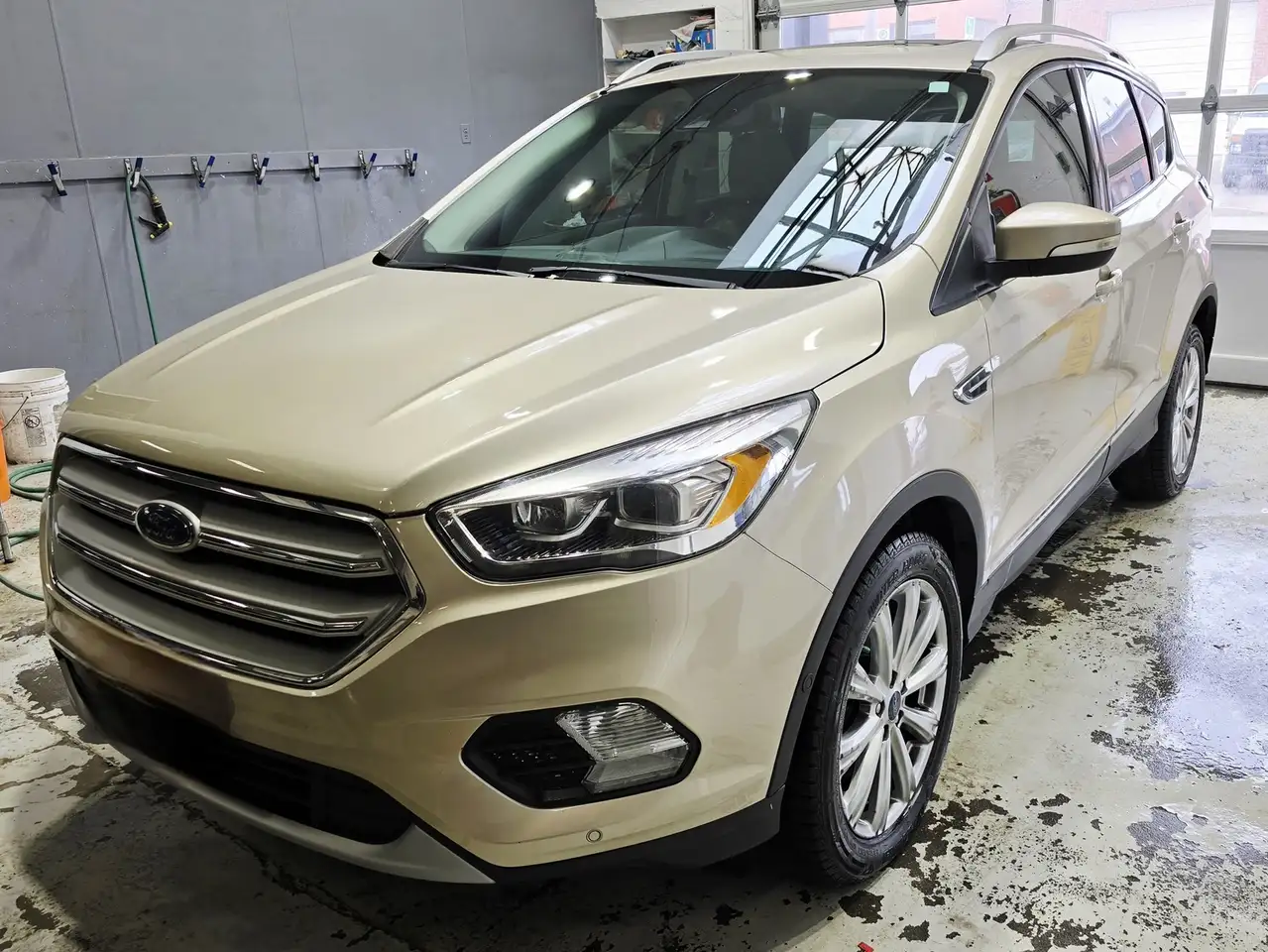 Ford Escape photo Ford Escape