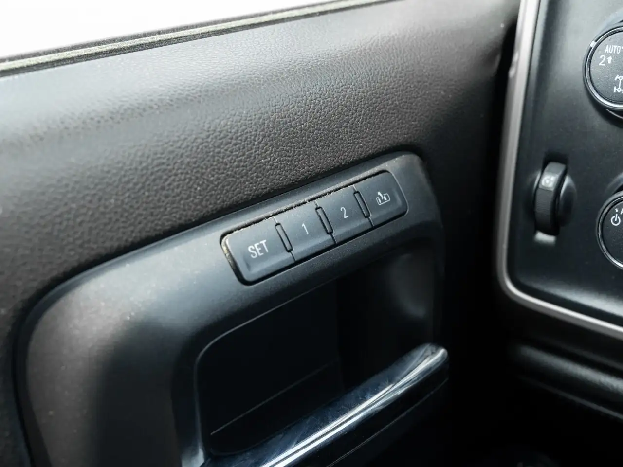 GMC Sierra 1500 photo GMC Sierra 1500