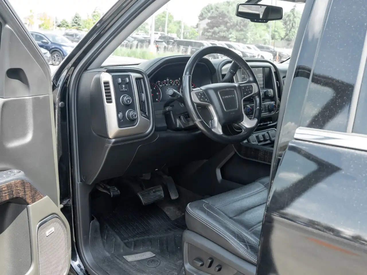 GMC Sierra 1500 photo GMC Sierra 1500