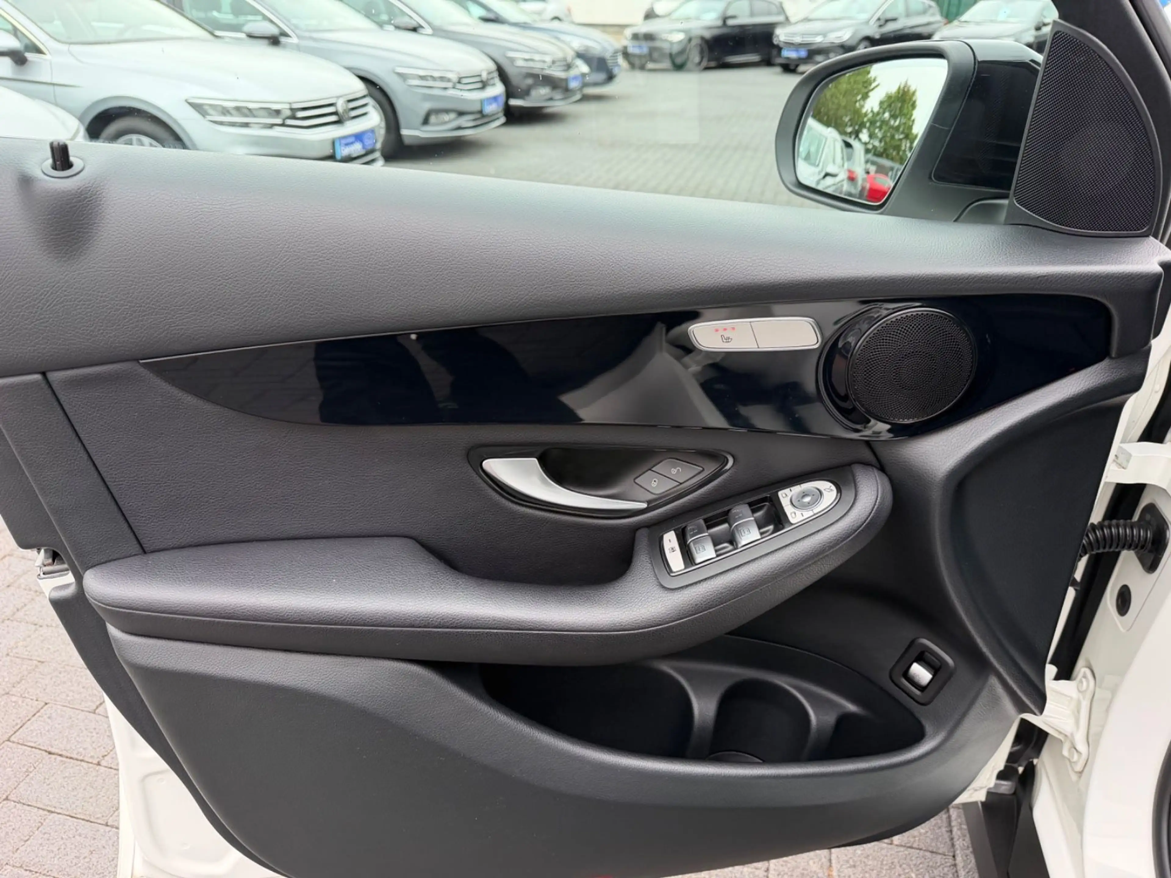 Mercedes-Benz GLC 350 d 4Matic *3. Hand *AHK *Night-Paket — photo 11