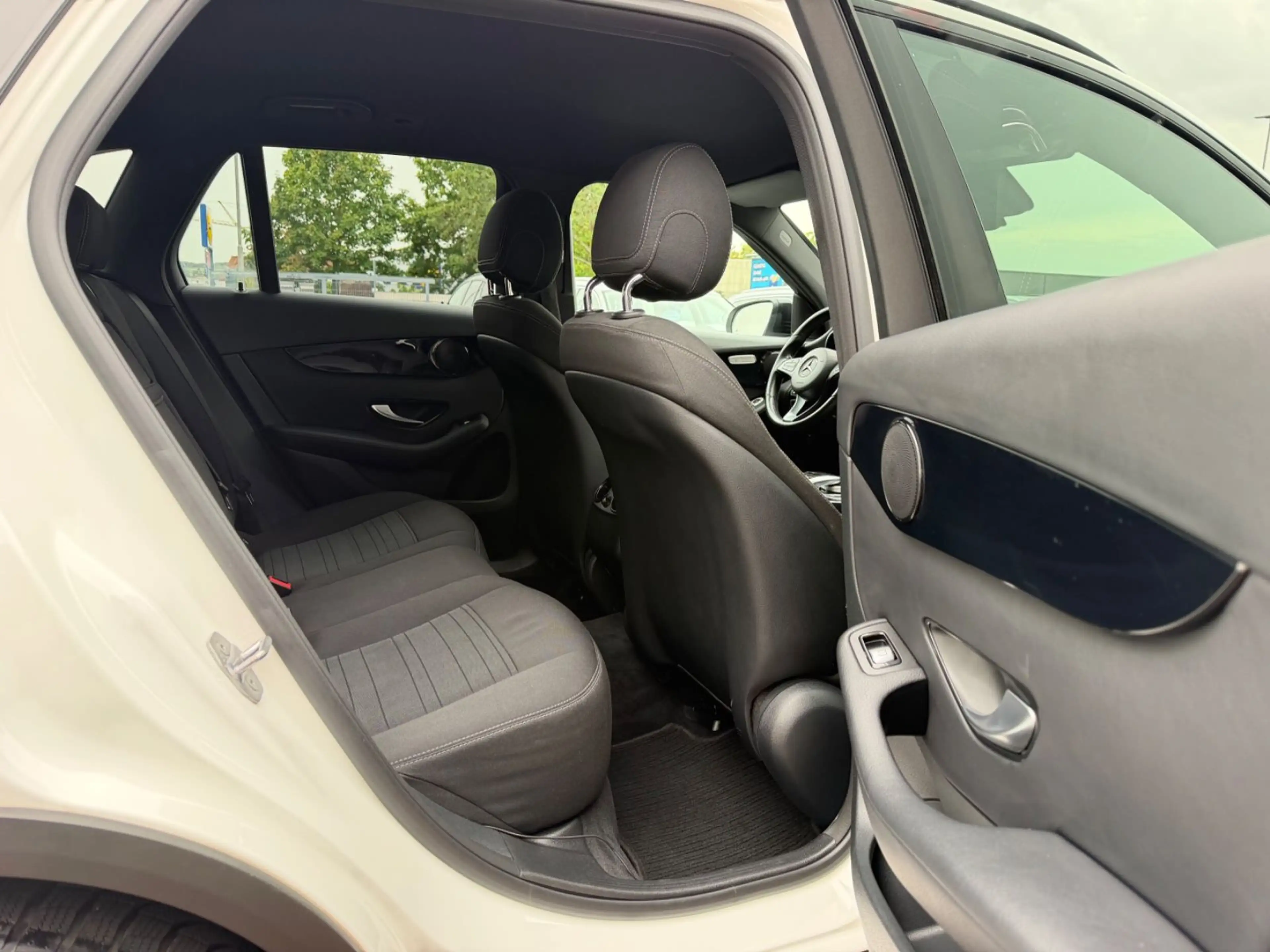 Mercedes-Benz GLC 350 d 4Matic *3. Hand *AHK *Night-Paket — photo 9