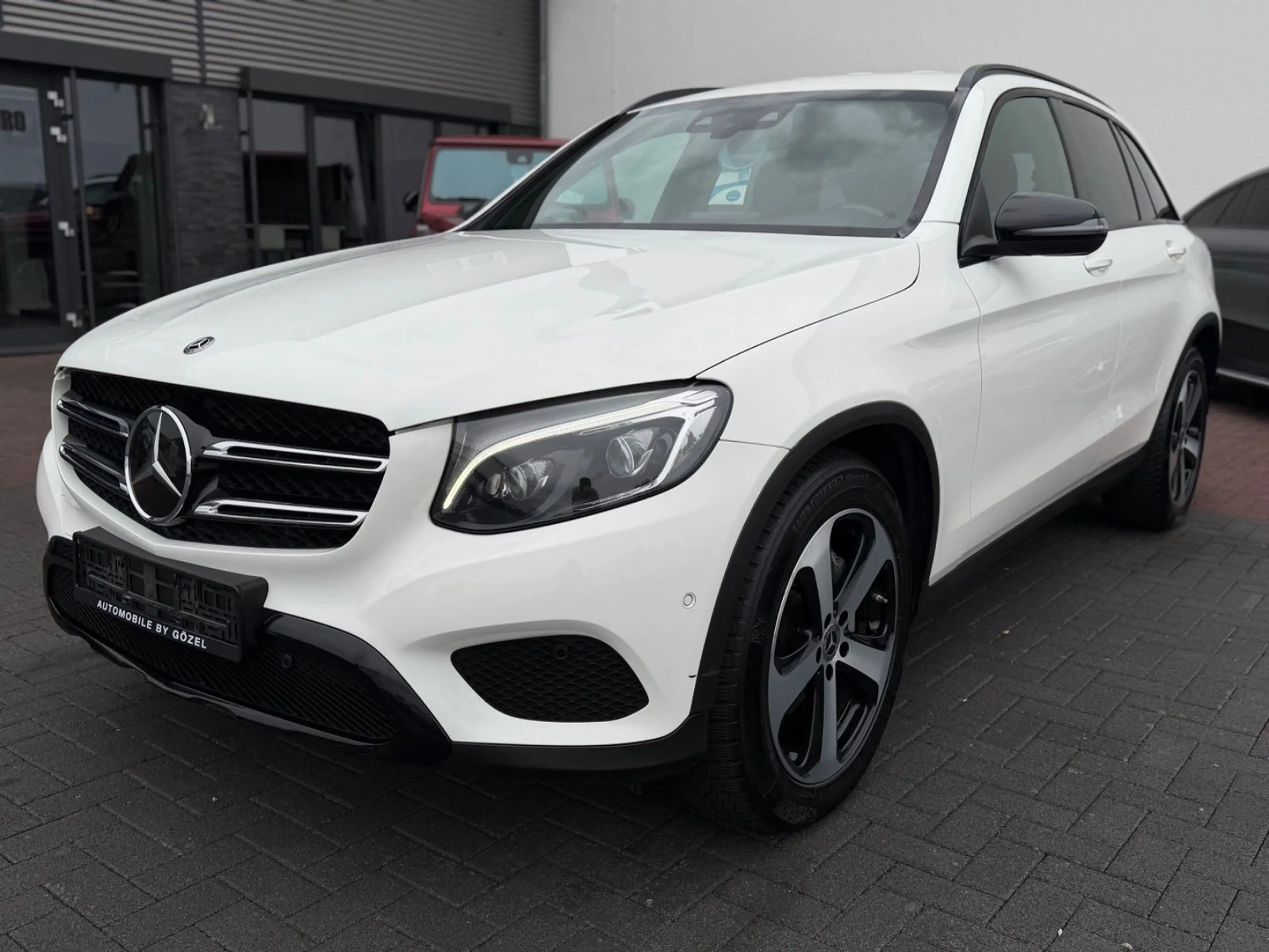 Mercedes-Benz GLC 350 d 4Matic *3. Hand *AHK *Night-Paket