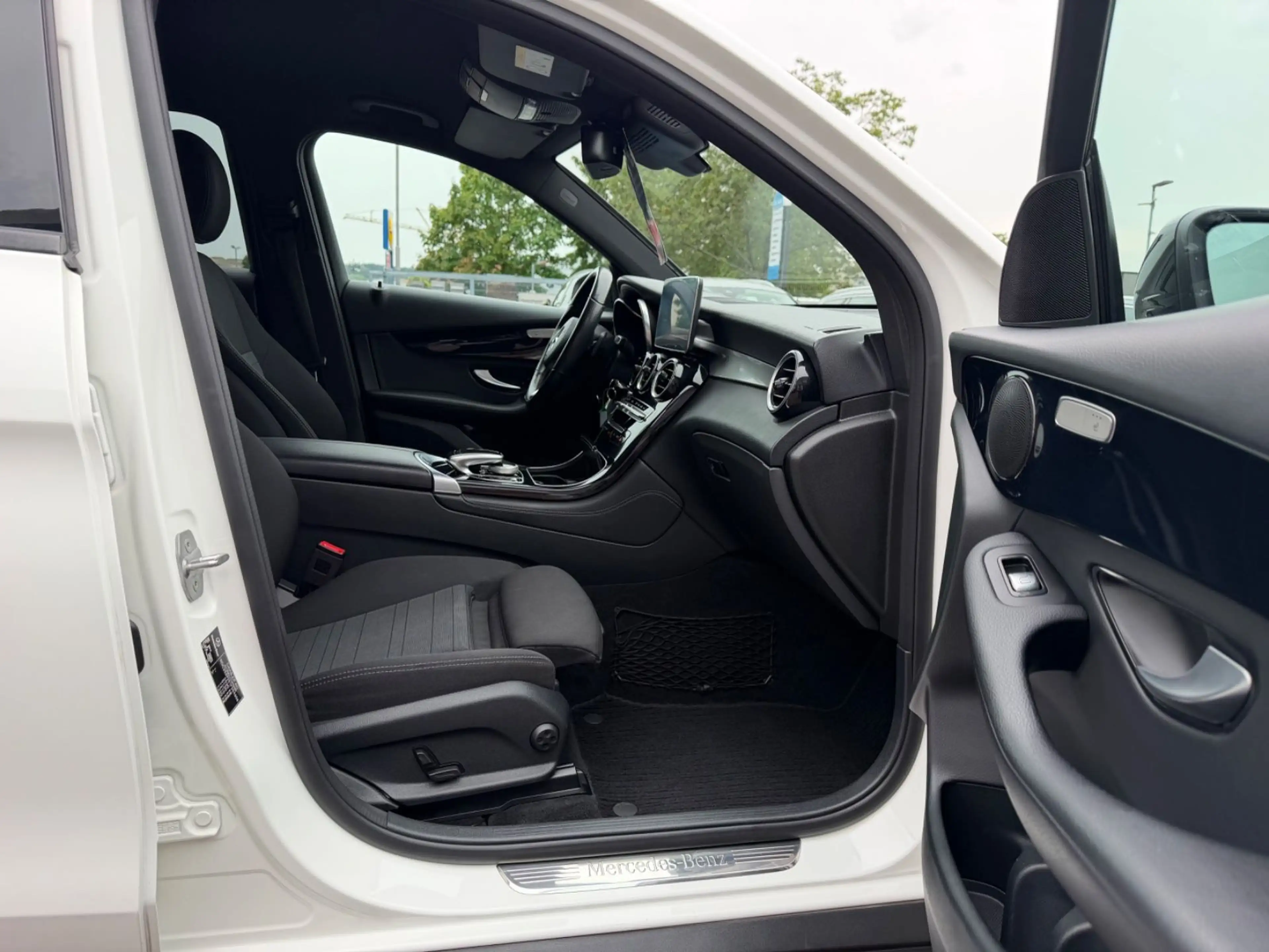 Mercedes-Benz GLC 350 d 4Matic *3. Hand *AHK *Night-Paket — photo 8