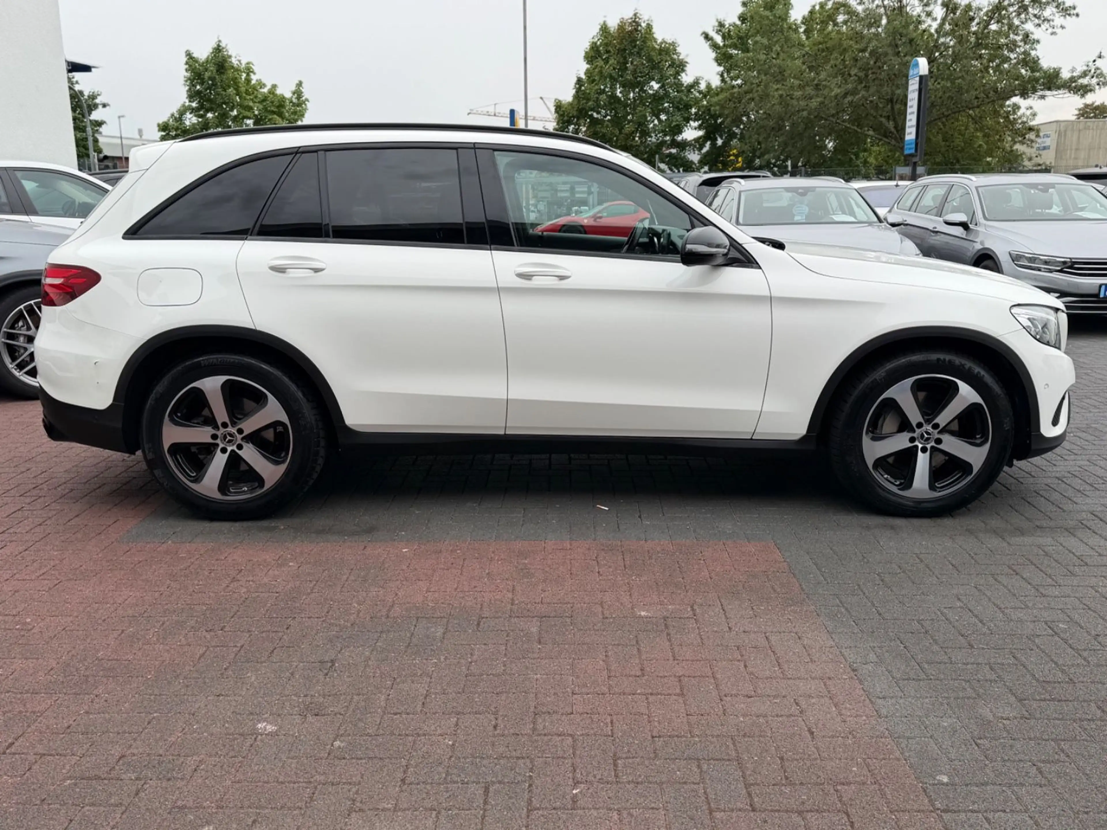 Mercedes-Benz GLC 350 d 4Matic *3. Hand *AHK *Night-Paket — photo 6