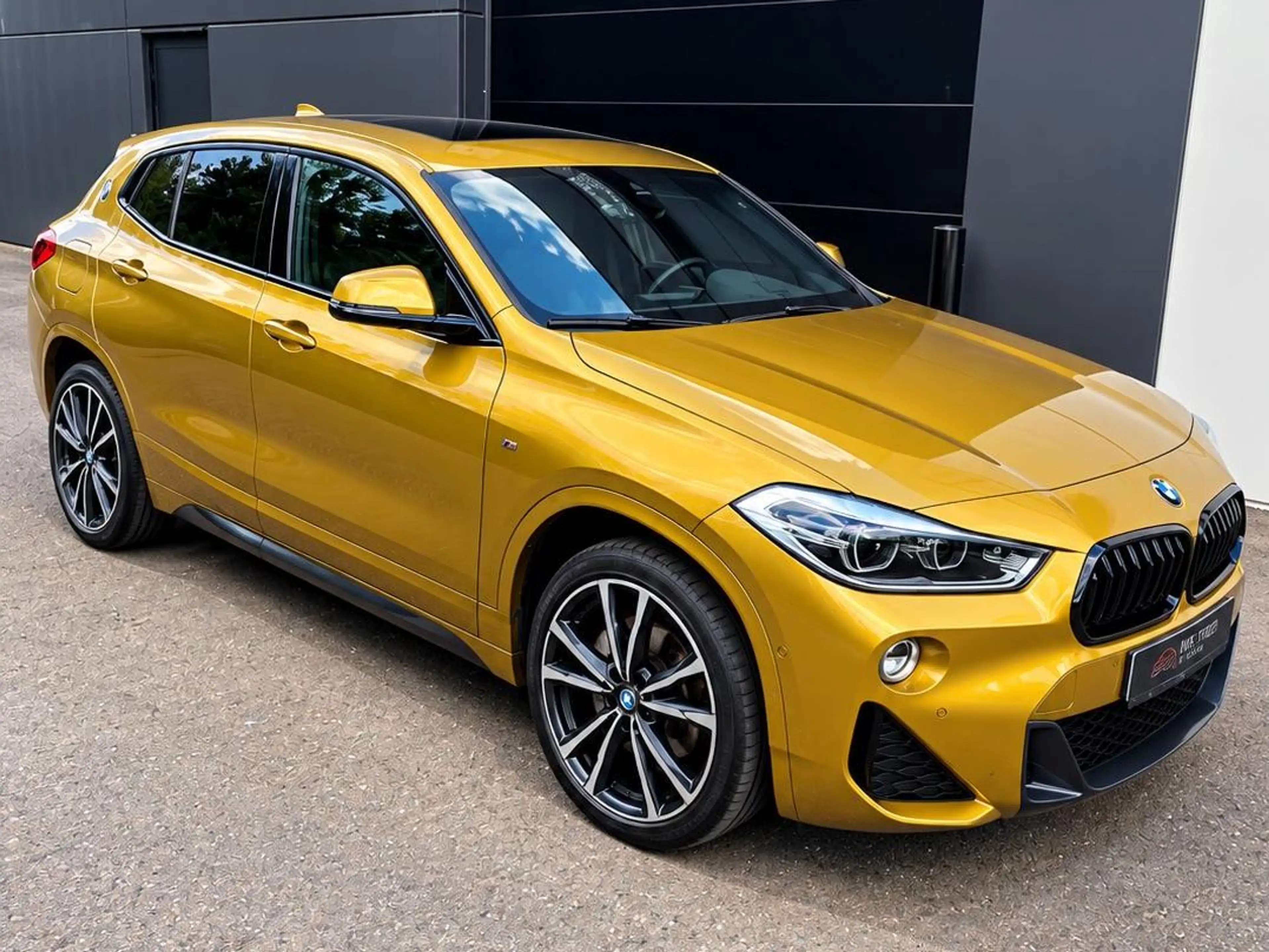 BMW X2 2.0iA sDrive20 M SPORT*LED*PANO*HEAD-UP*ALCANTARA*CAMERA*NAVI*19 INCH*GARANTIE