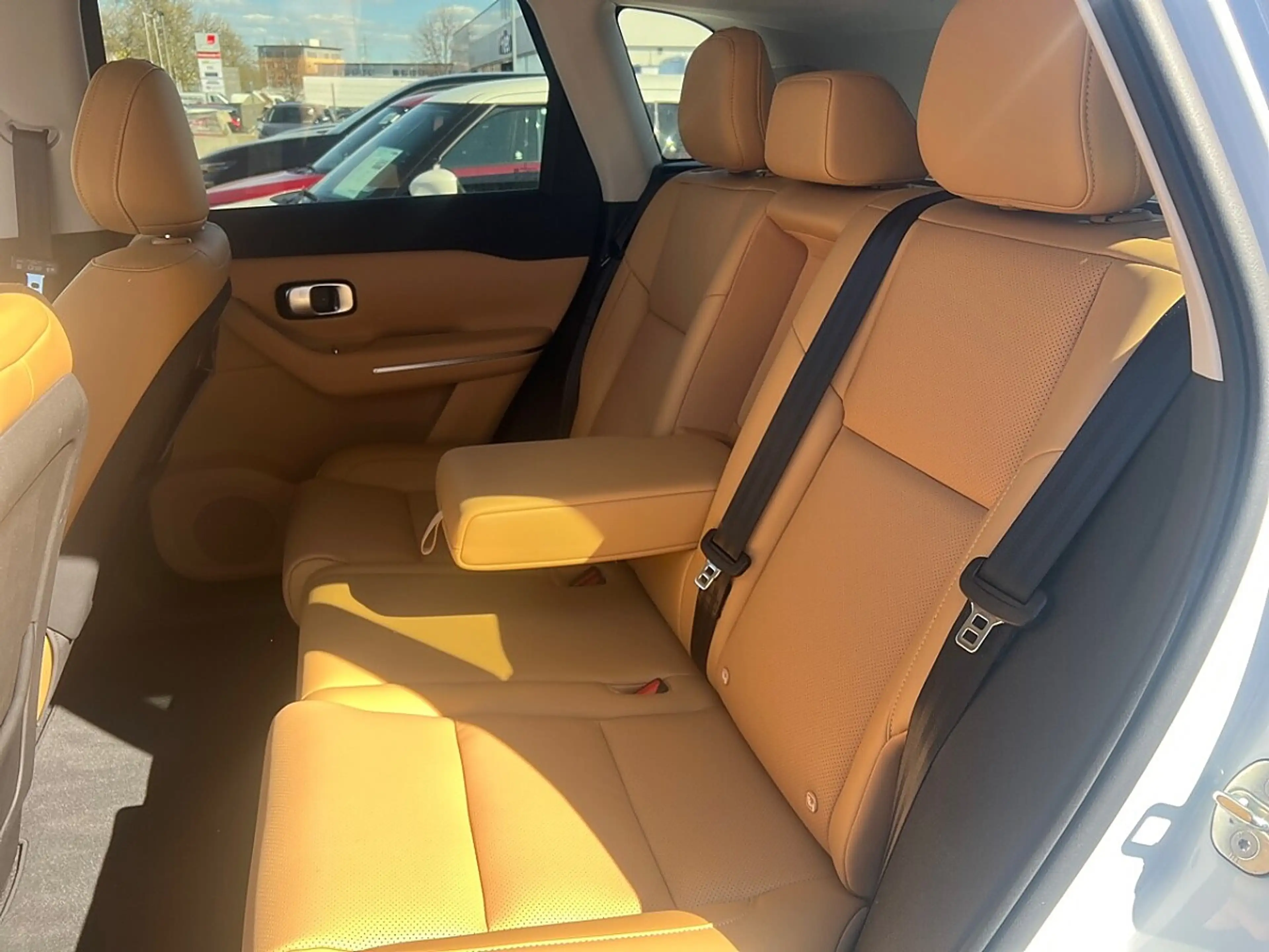 Leapmotor C10 Elektro 81,9kWh Design ProMax — photo 11