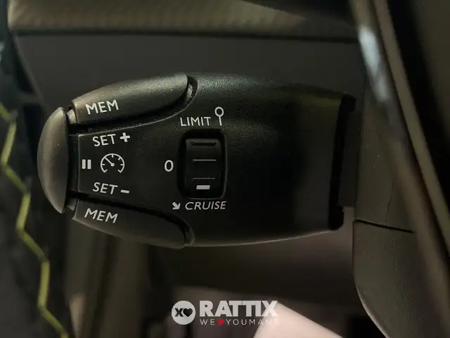 Peugeot 208 view 13