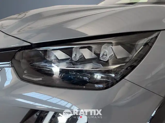 Peugeot 208 view 3