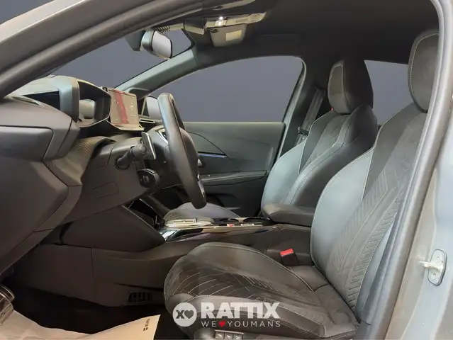 Peugeot 208 view 8
