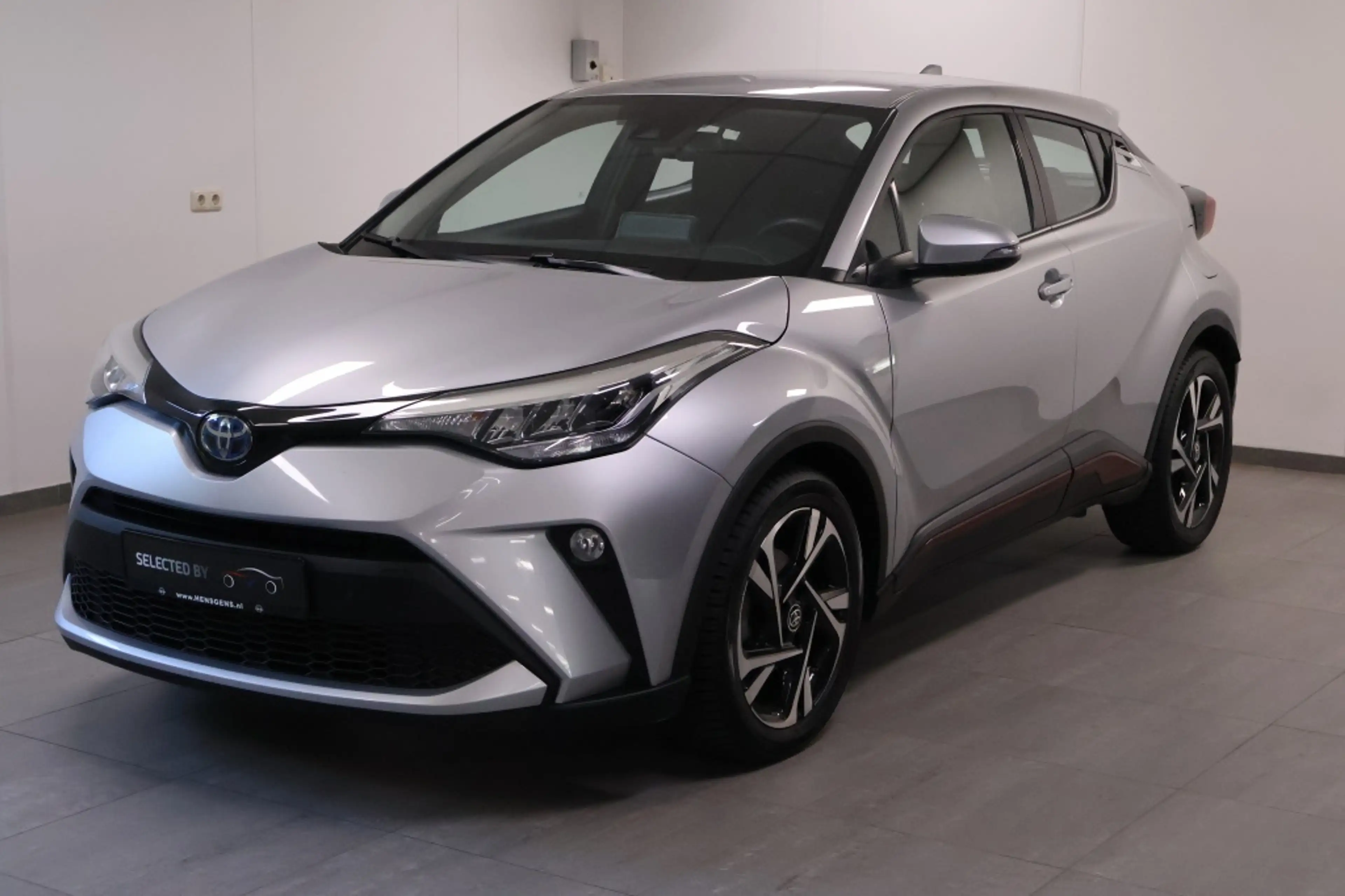 Toyota C-HR 2.0 Hybrid Dynamic | All-season banden | Origineel
