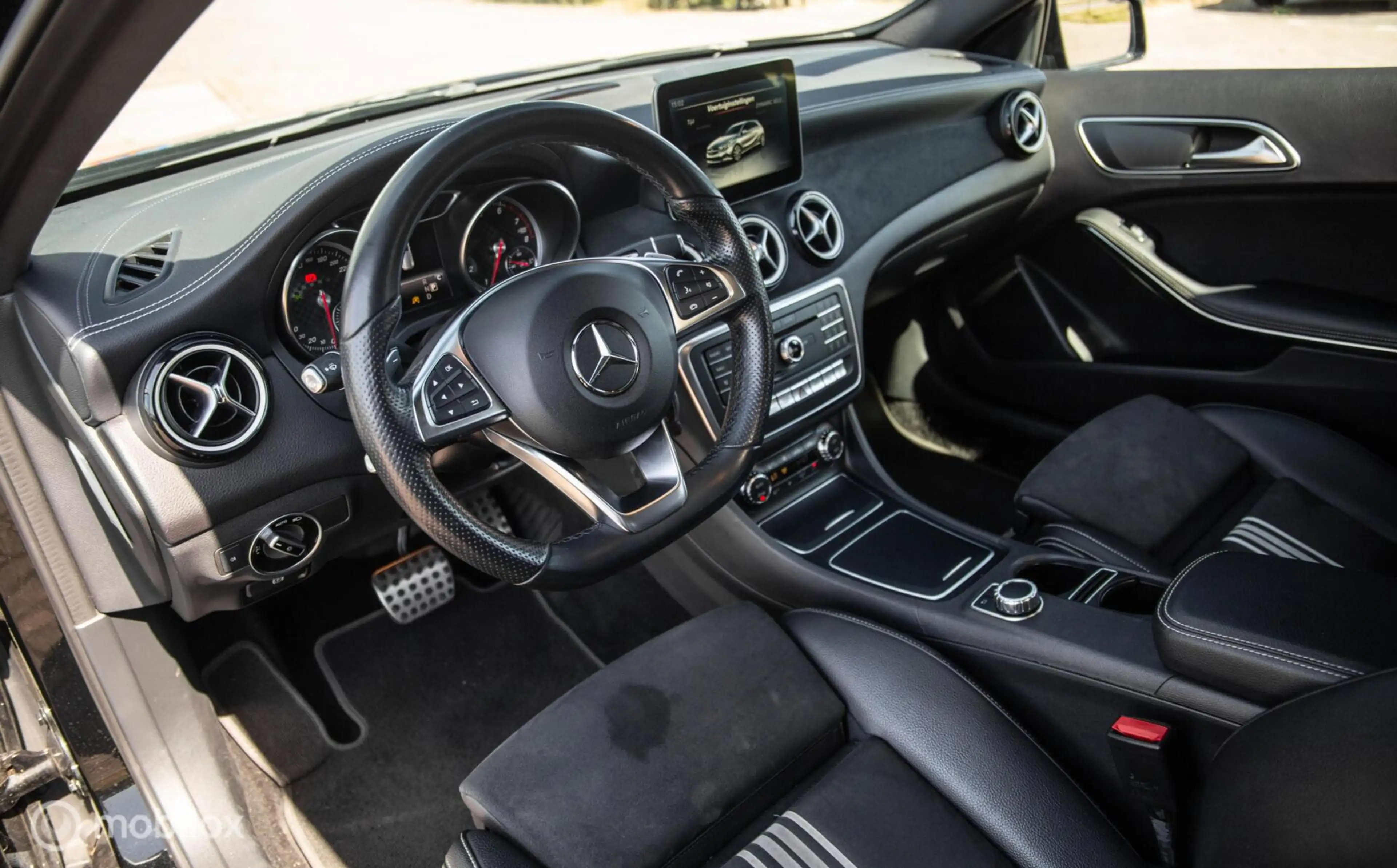 Mercedes-Benz A 200 Motorsport Ed.|Pano|AMG|Sfeerv.|Stoelv — photo 10