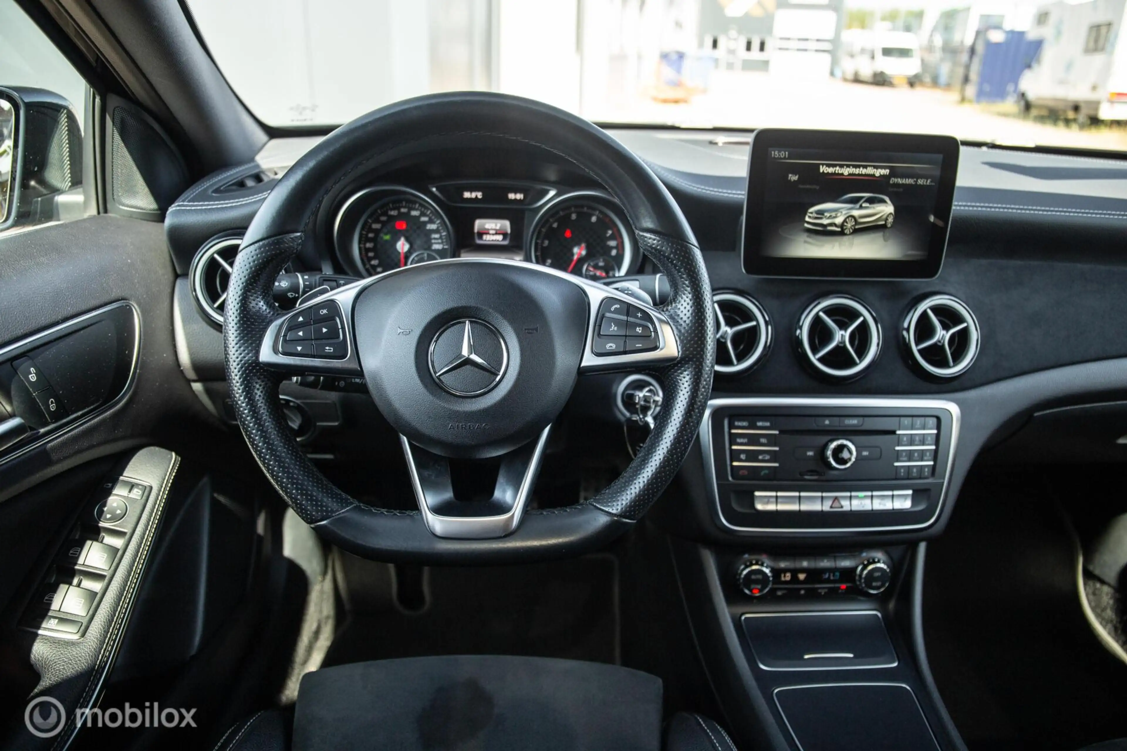 Mercedes-Benz A 200 Motorsport Ed.|Pano|AMG|Sfeerv.|Stoelv — photo 11