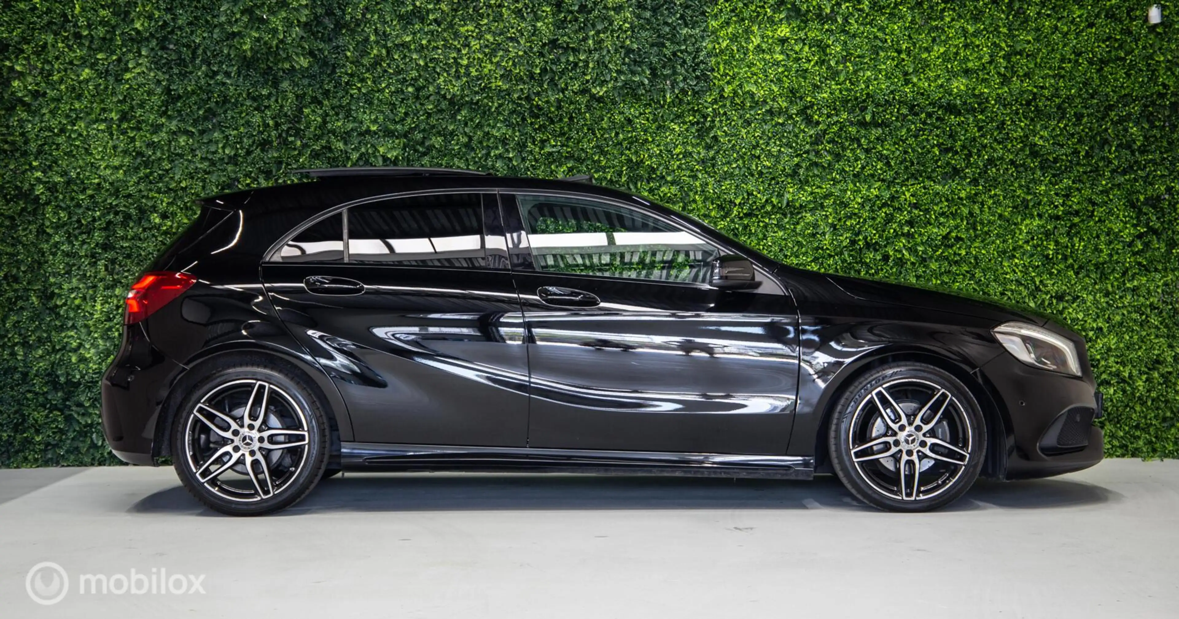 Mercedes-Benz A 200 Motorsport Ed.|Pano|AMG|Sfeerv.|Stoelv — photo 6