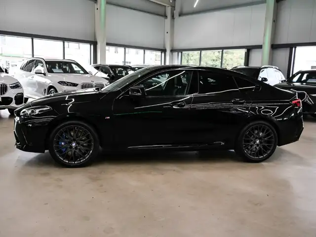 BMW 2 Series view 4