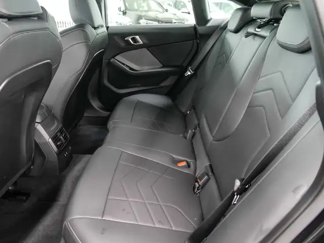 BMW 2 Series view 10