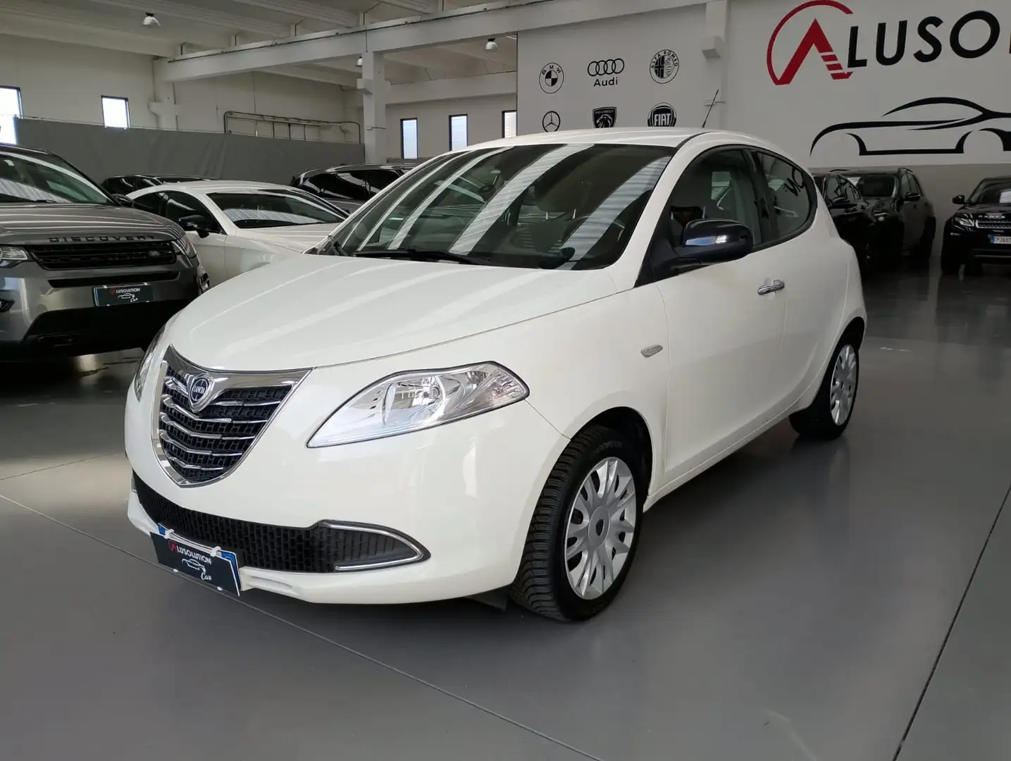Lancia Ypsilon Ypsilon 1.2 69 CV 5 porte S&S Silver Blanc - 2