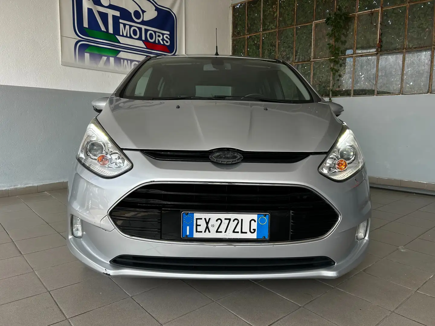 Ford B-Max 1.5 tdci Titanium 75cv Silber - 2