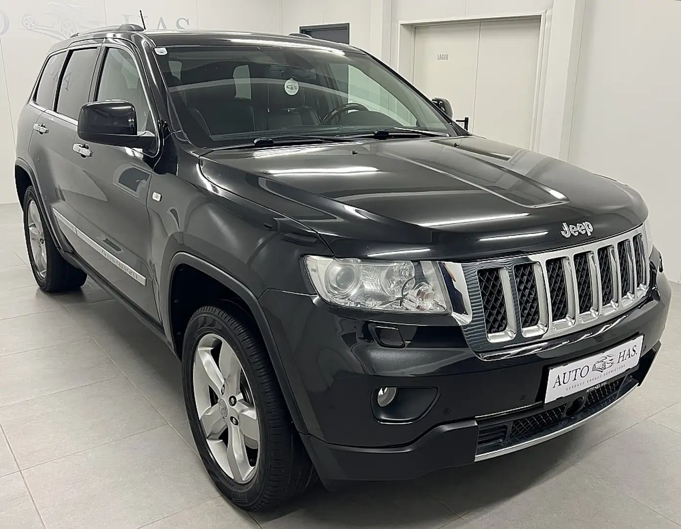 Jeep Grand Cherokee 3,0 Overland CRD Schwarz - 1