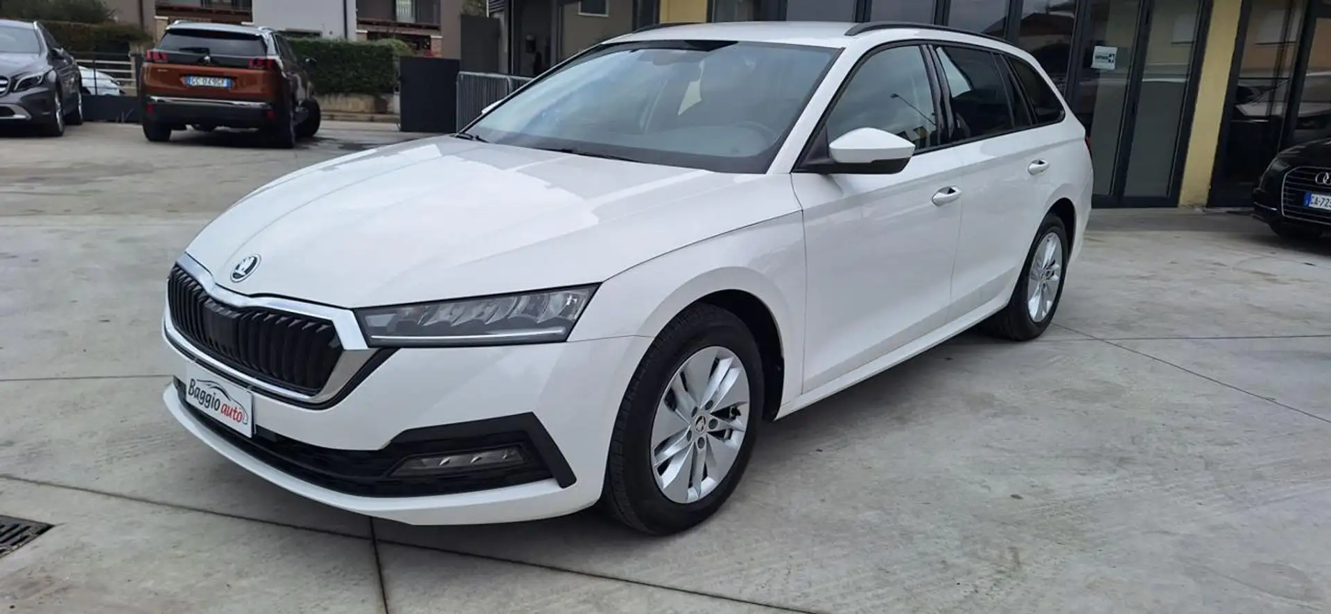 Skoda Octavia 2.0 TDI EVO SCR Wagon Executive N°GM617 Weiß - 1