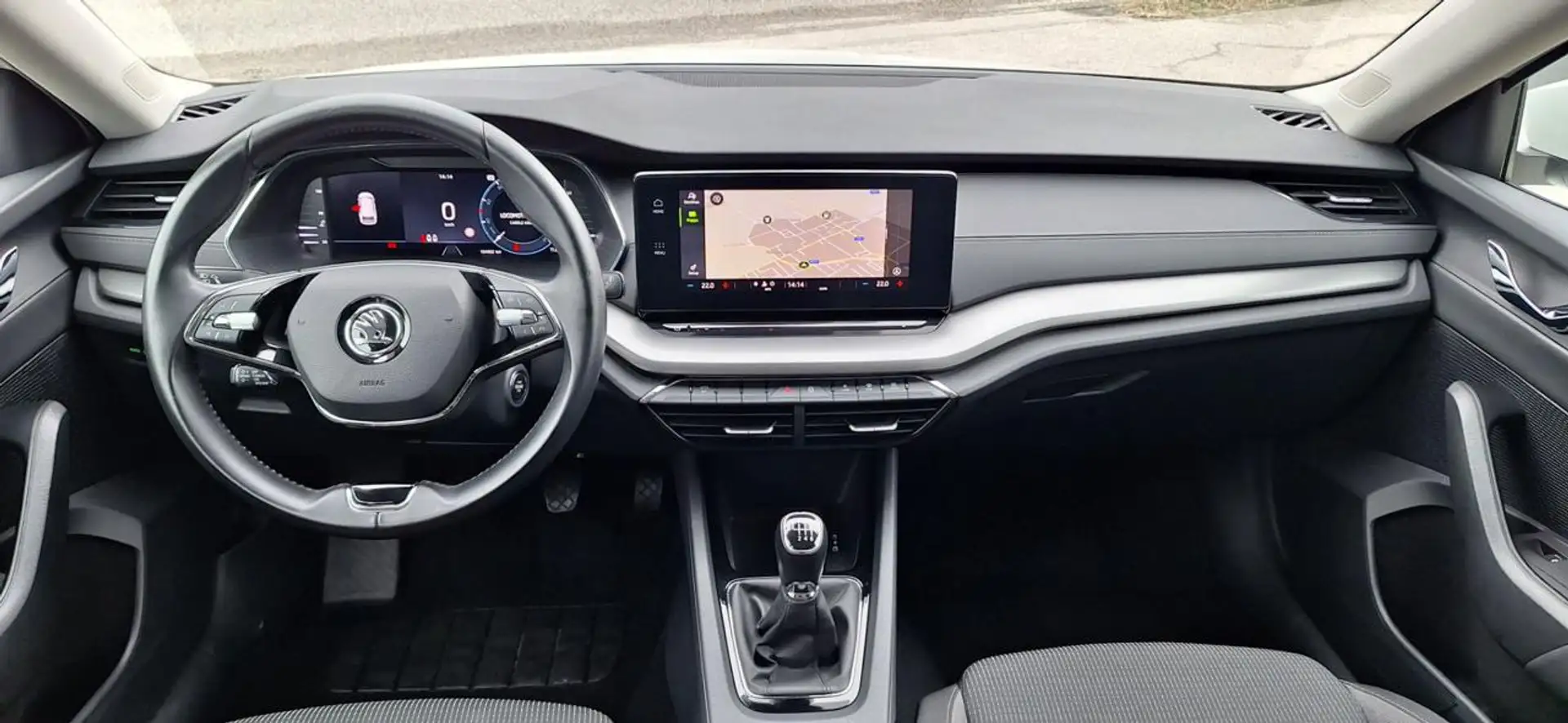 Skoda Octavia 2.0 TDI EVO SCR Wagon Executive N°GM617 Weiß - 2