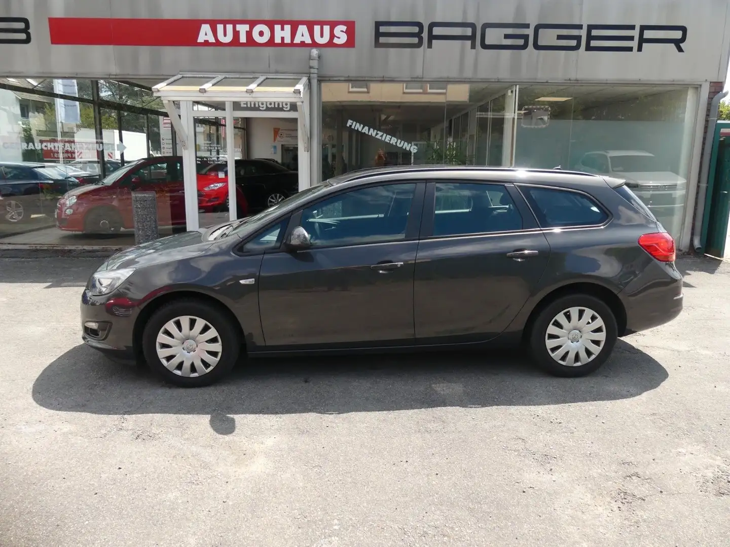 Opel Astra J Sports Tourer Edition Grau - 1