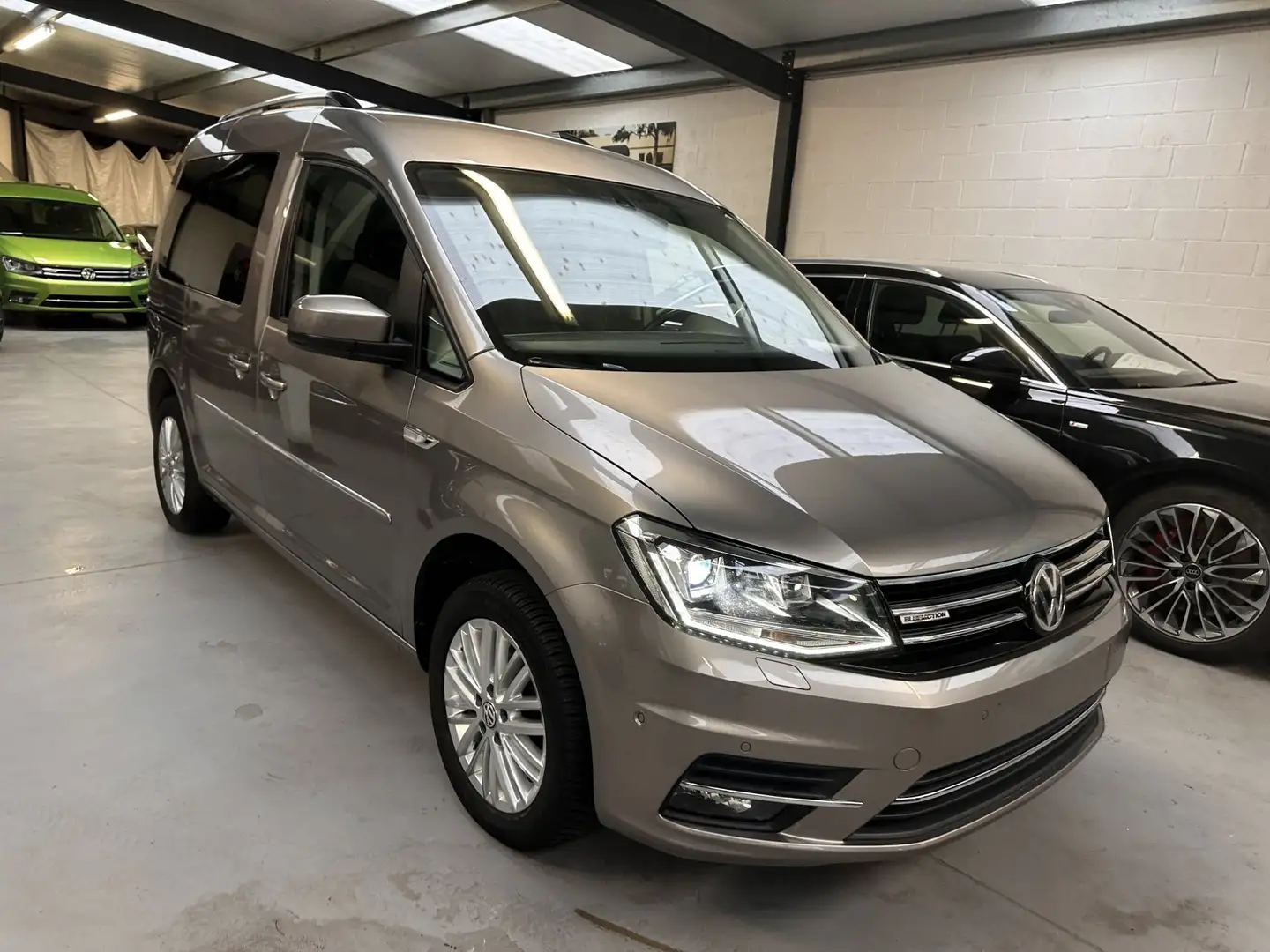 Volkswagen Caddy CNG 1.4 TGI Comfortline DSG Bronze - 1