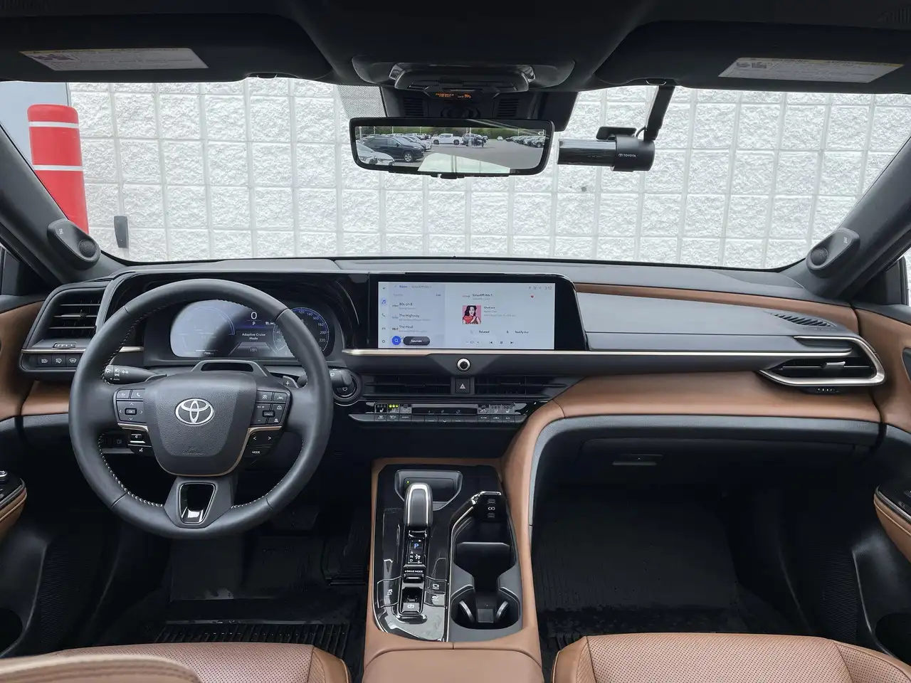Toyota Crown снимка Toyota Crown