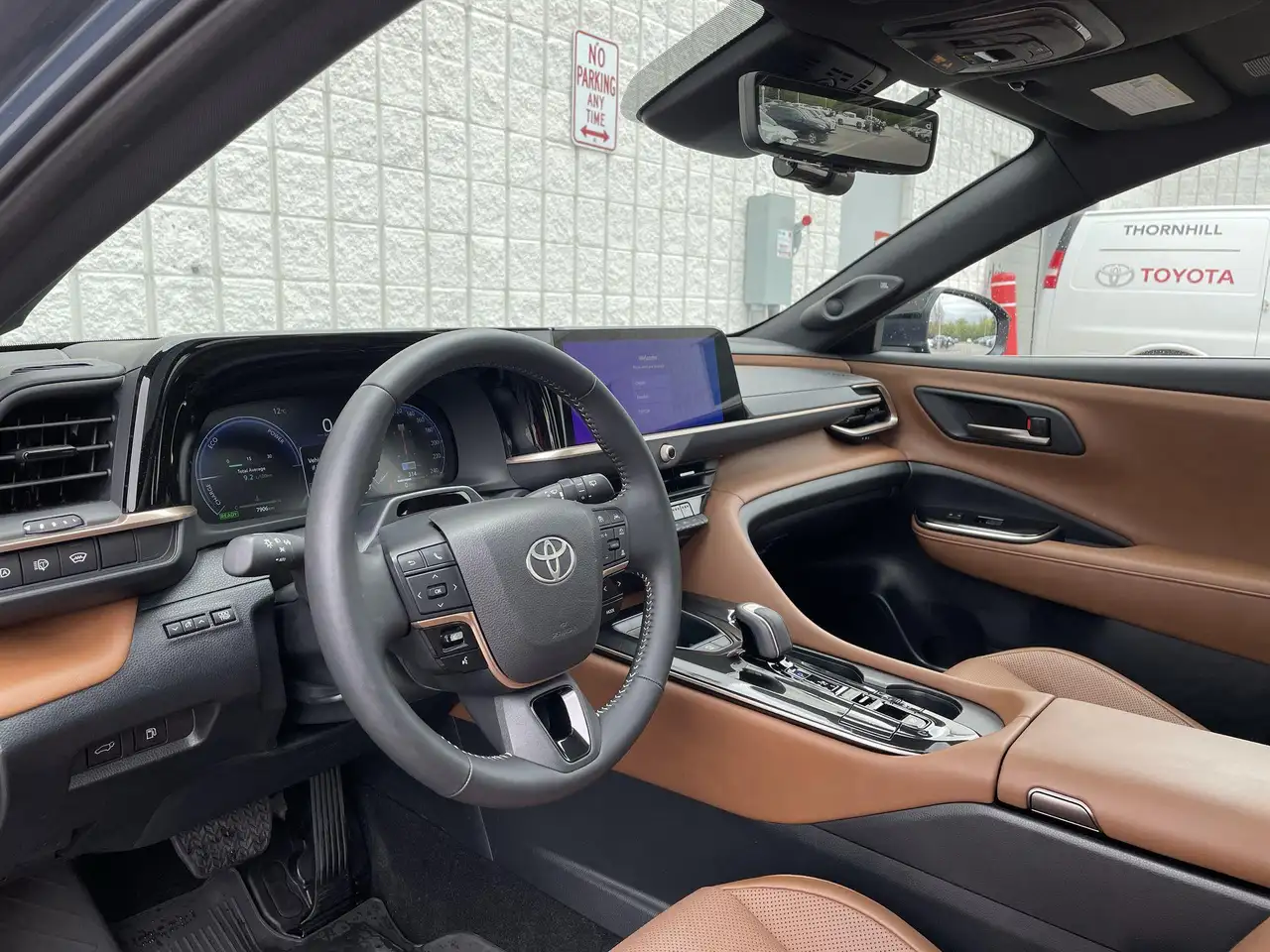 Toyota Crown снимка Toyota Crown