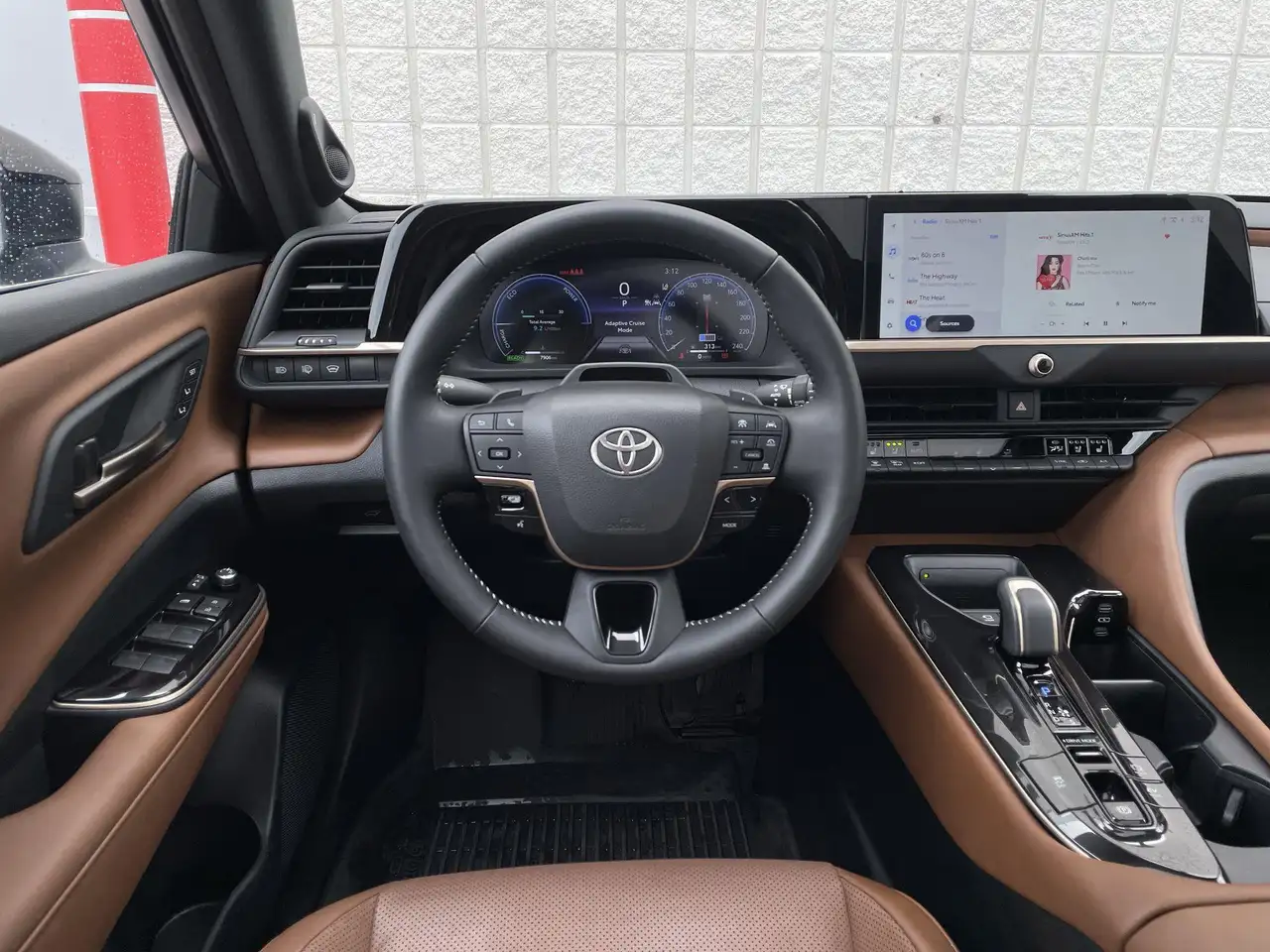Toyota Crown снимка Toyota Crown
