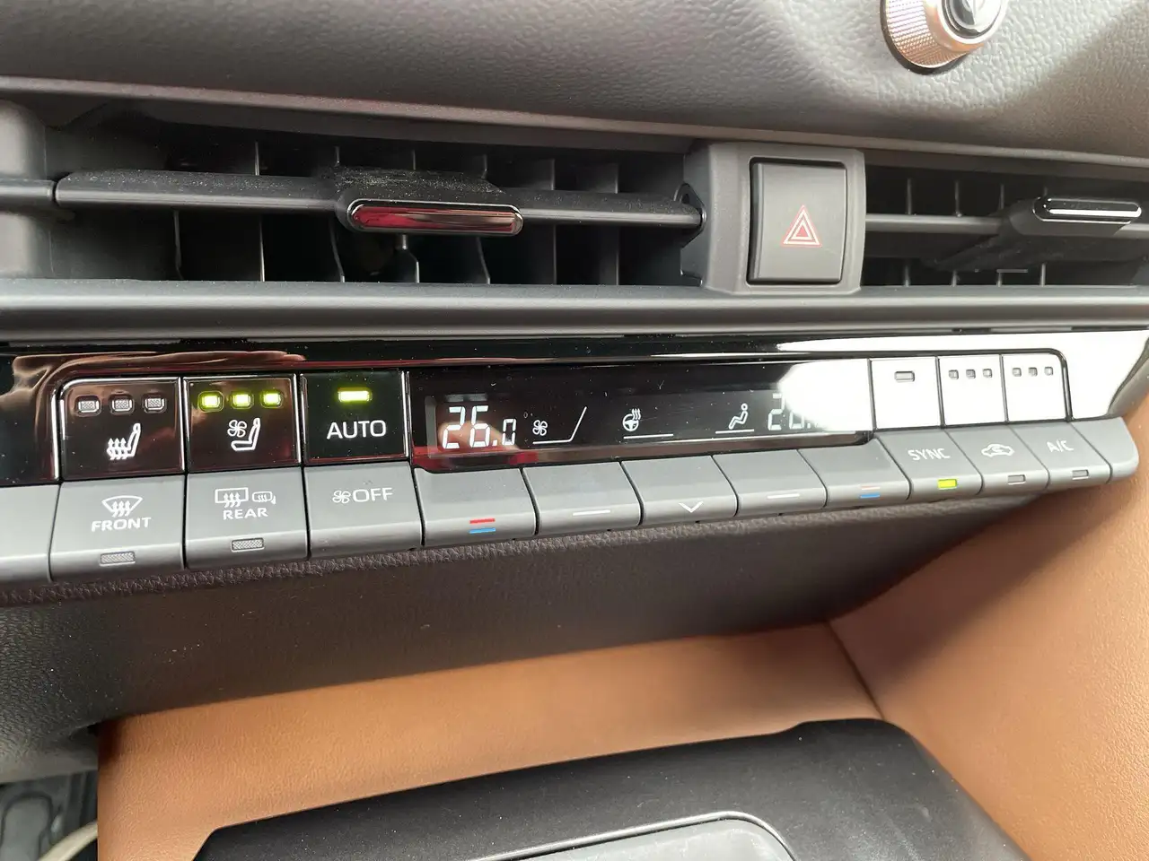 Toyota Crown снимка Toyota Crown