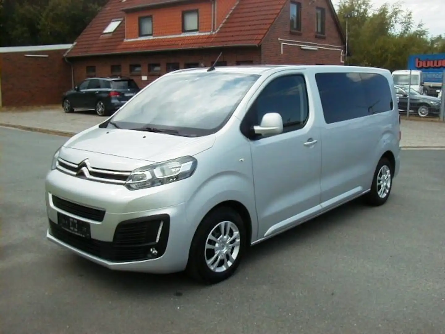 Peugeot Traveller 1.6HDi Business M Navi-PDC-Klima-GRA-8 Sitze-Heckf Silber - 1